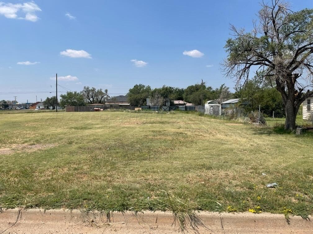 905 N ADAMS Street, Amarillo, TX 79107-3621