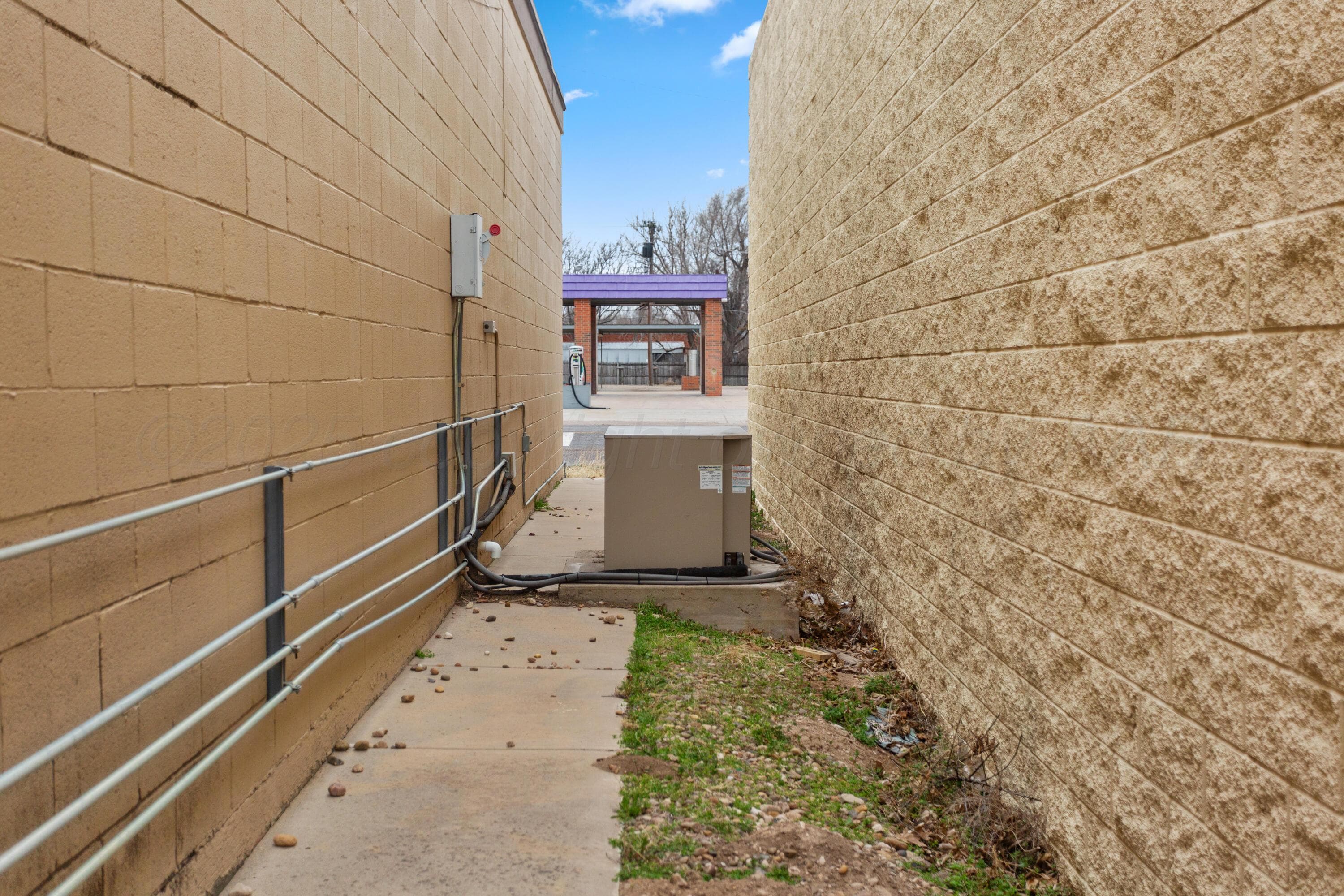 105 E COMMERCIAL Street, Miami, TX 79059, photo 36