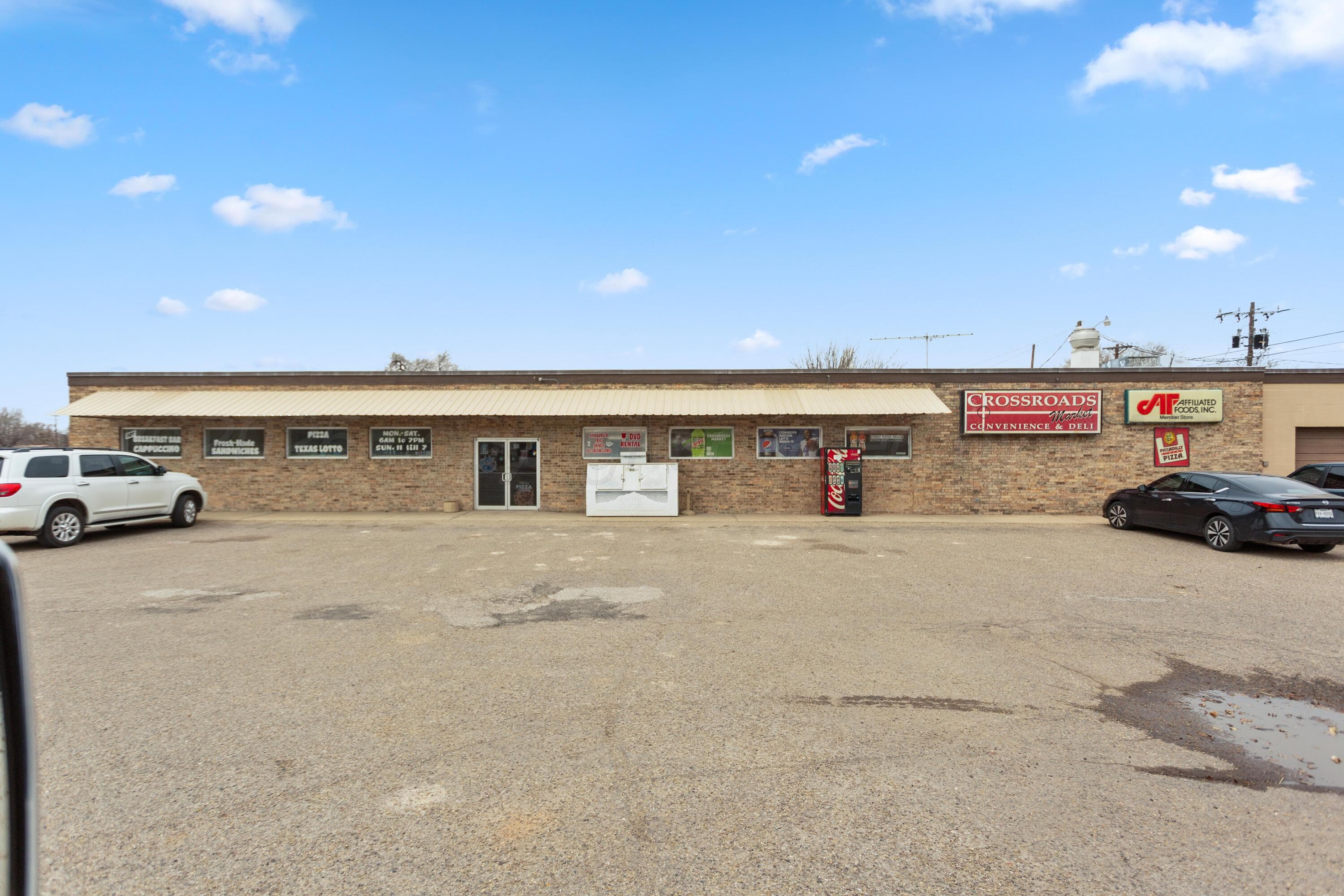 105 E COMMERCIAL Street, Miami, TX 79059
