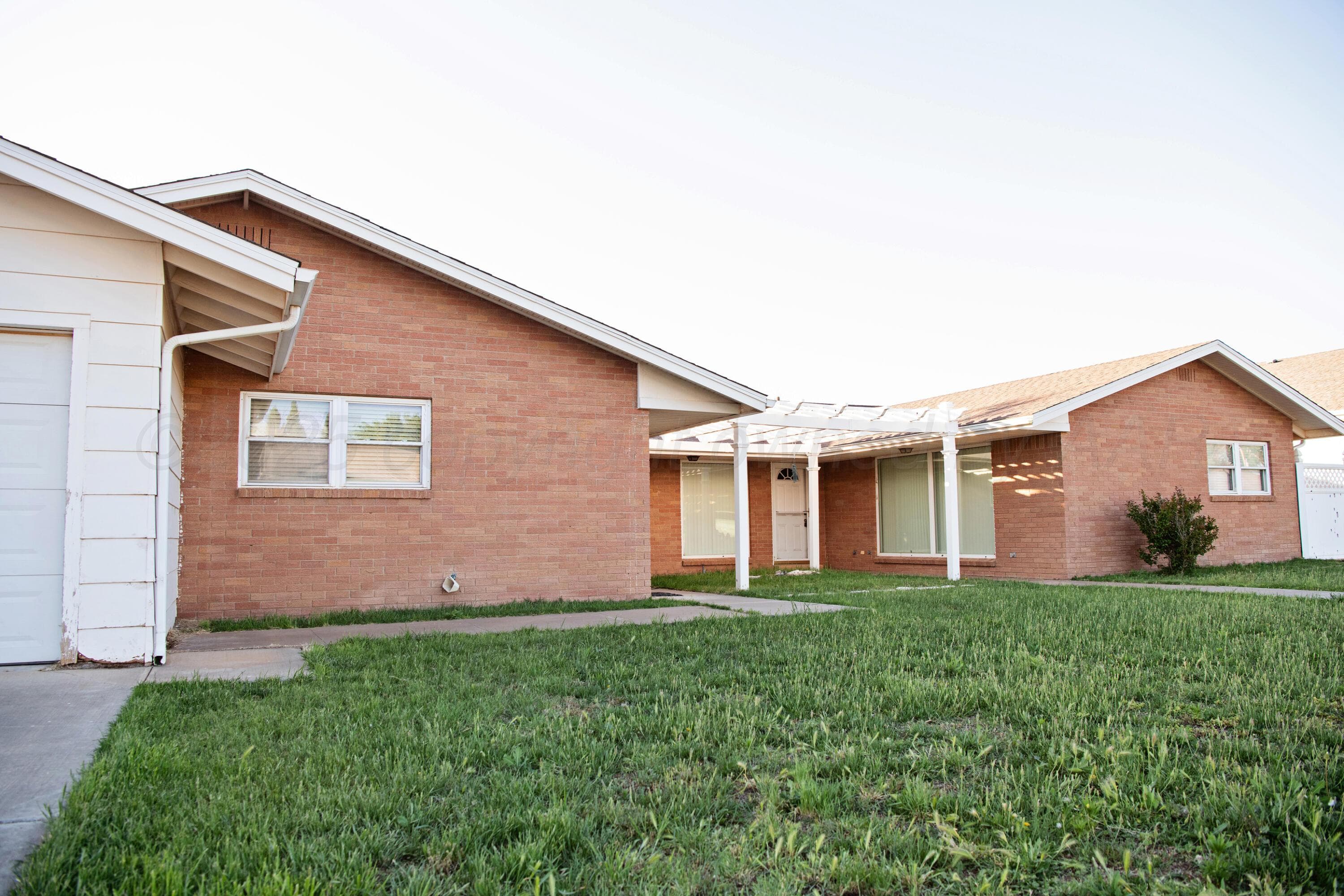 411 E 6th Street, Hereford, TX 79045