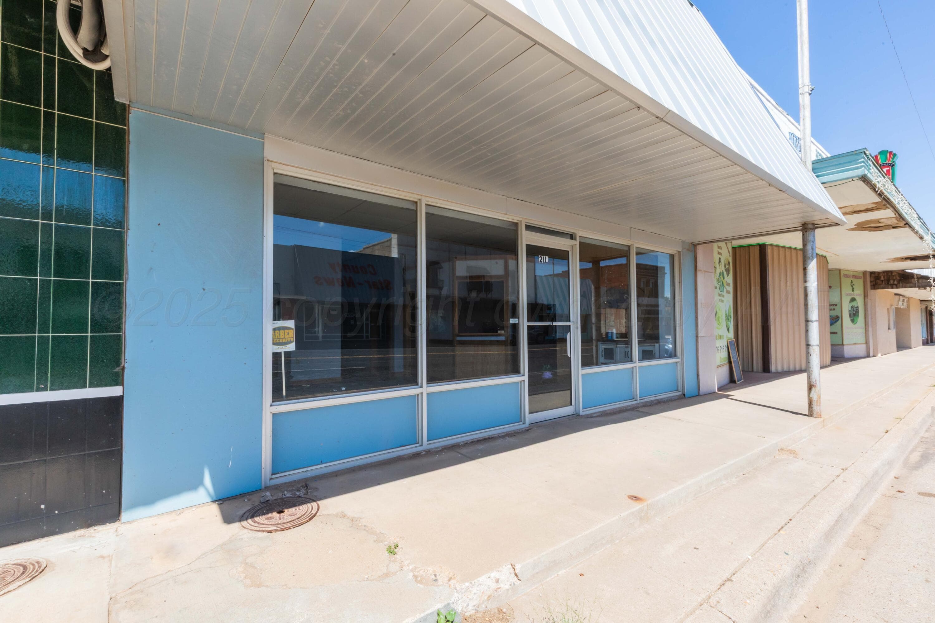 211 N Main Street, Shamrock, TX 79079, photo 2
