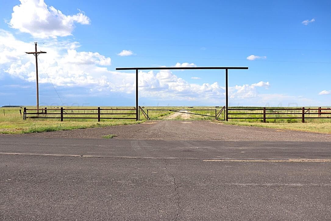 735 Wagon Mound Hwy 120, NM 87743