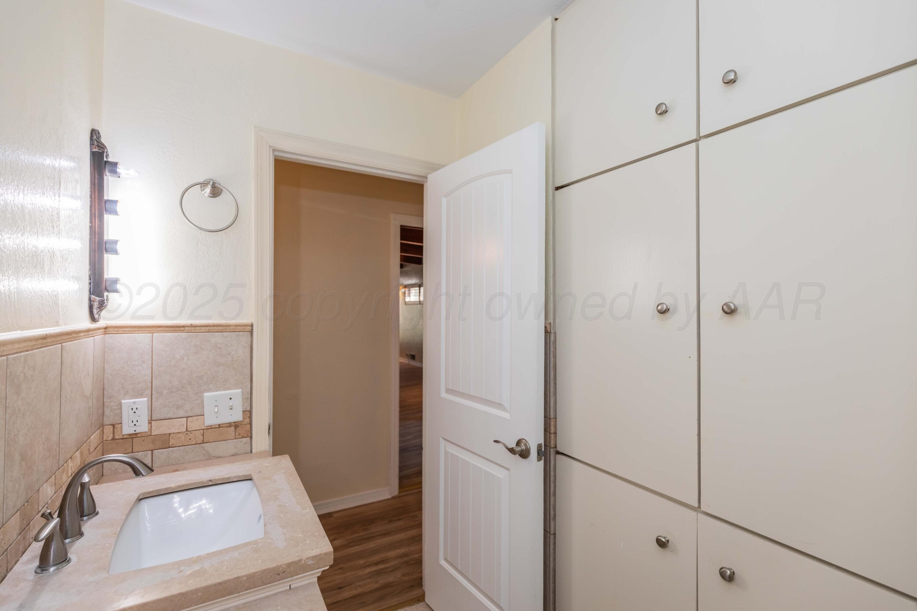 Address upon request, photo 81