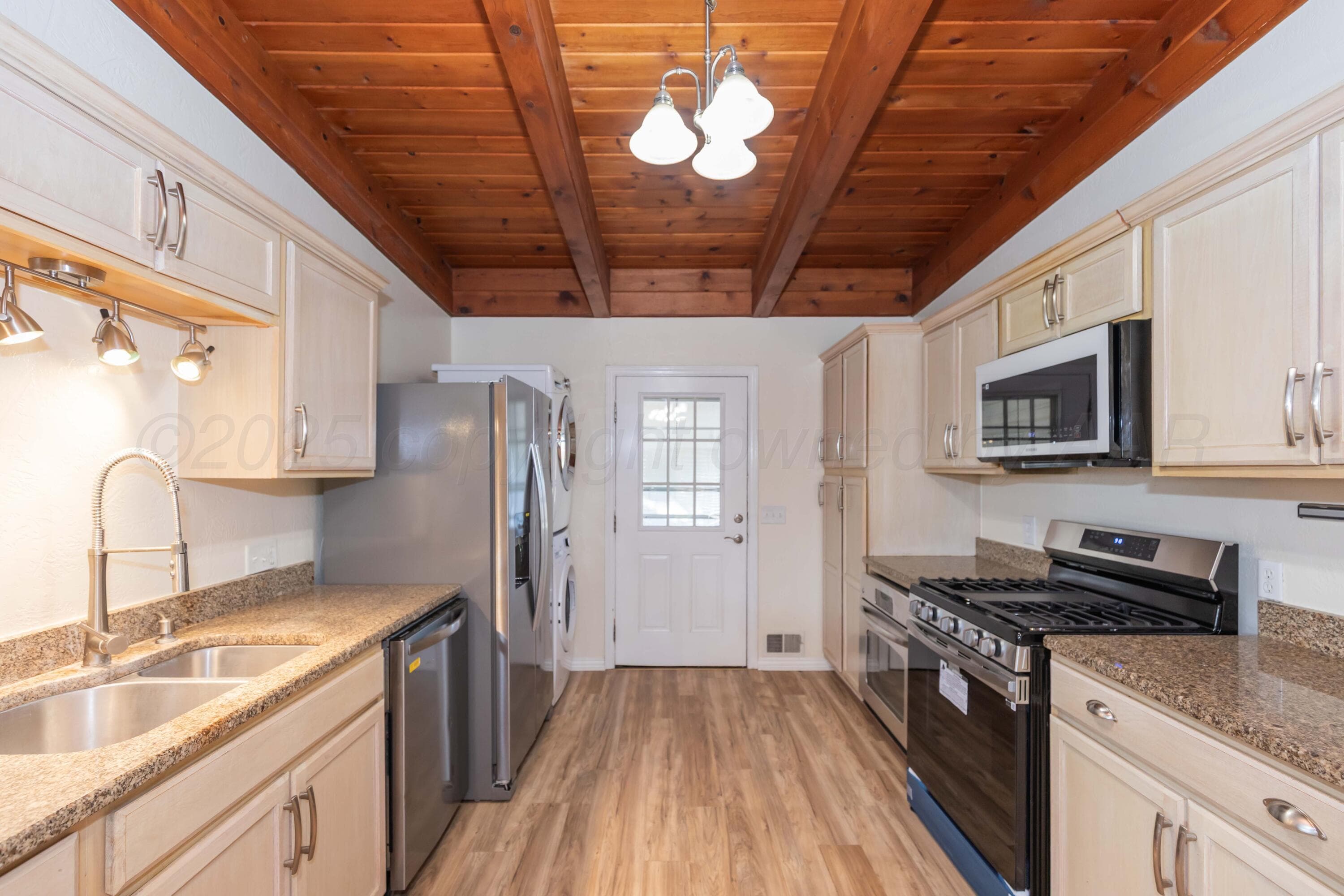 Address upon request, photo 97