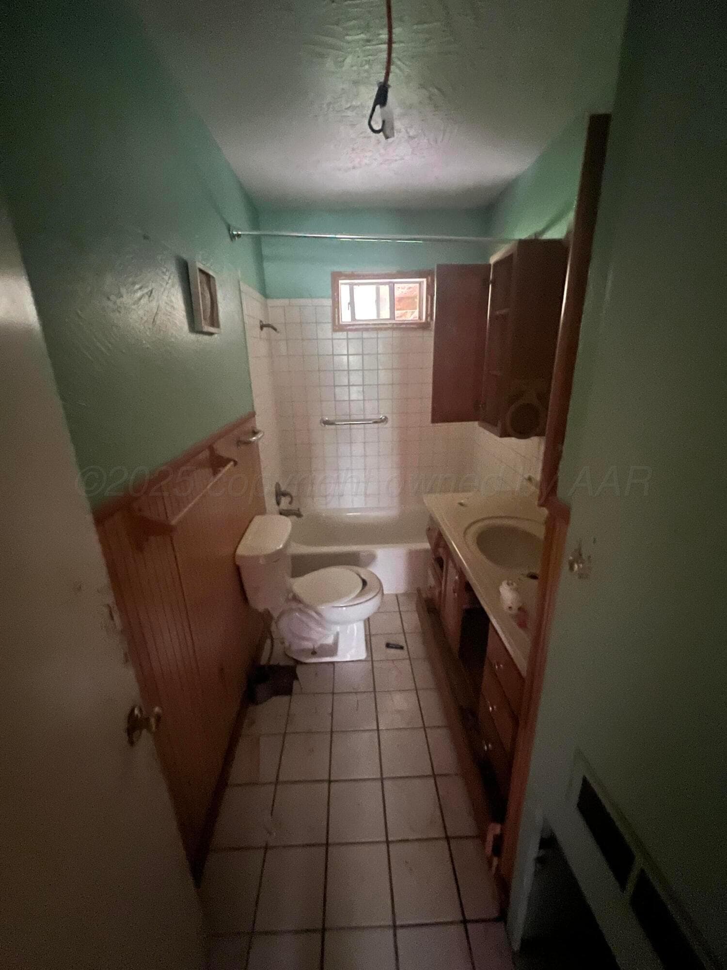 302 S Robey Avenue, Fritch, TX 79036, photo 2