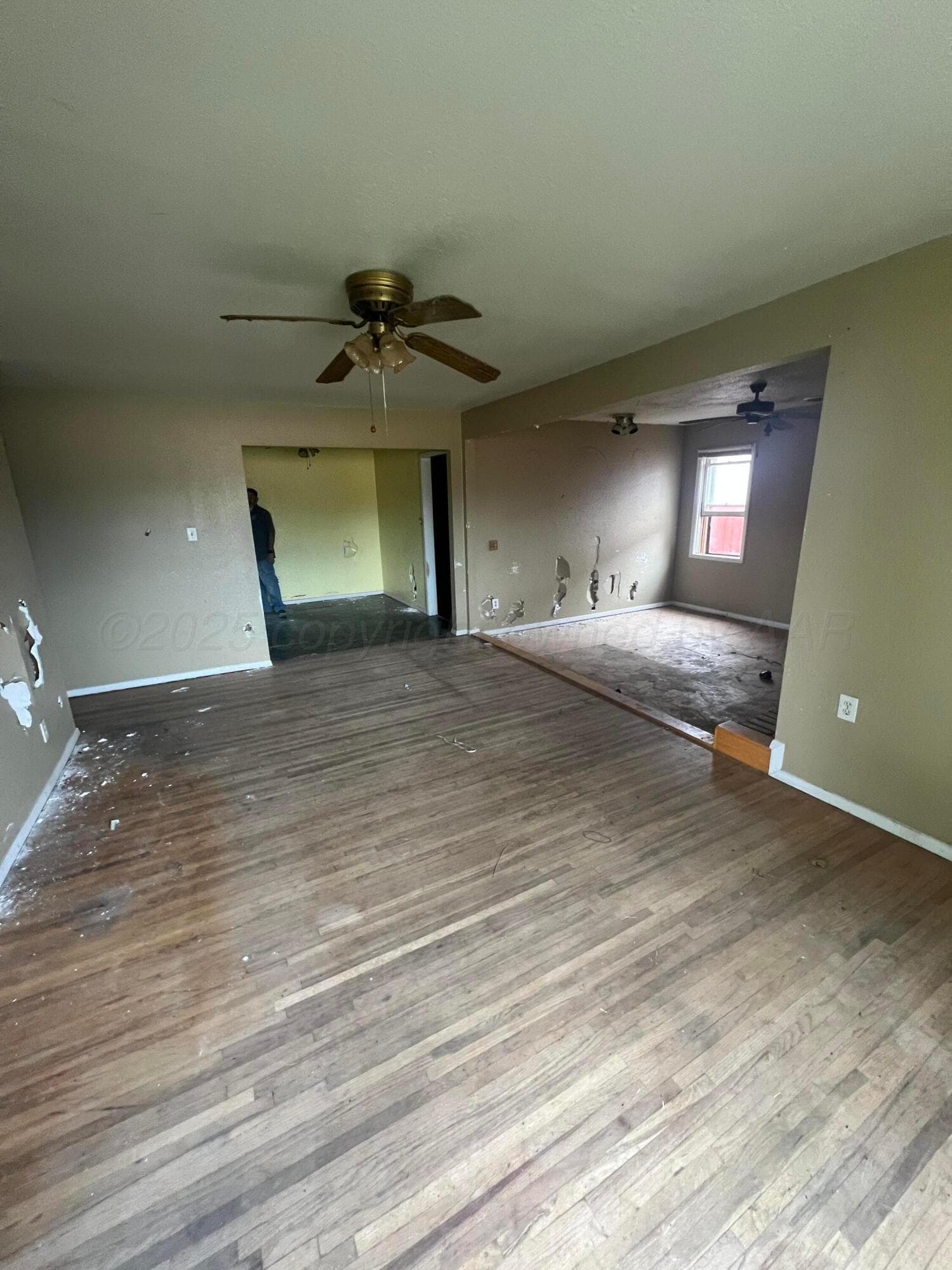302 S Robey Avenue, Fritch, TX 79036