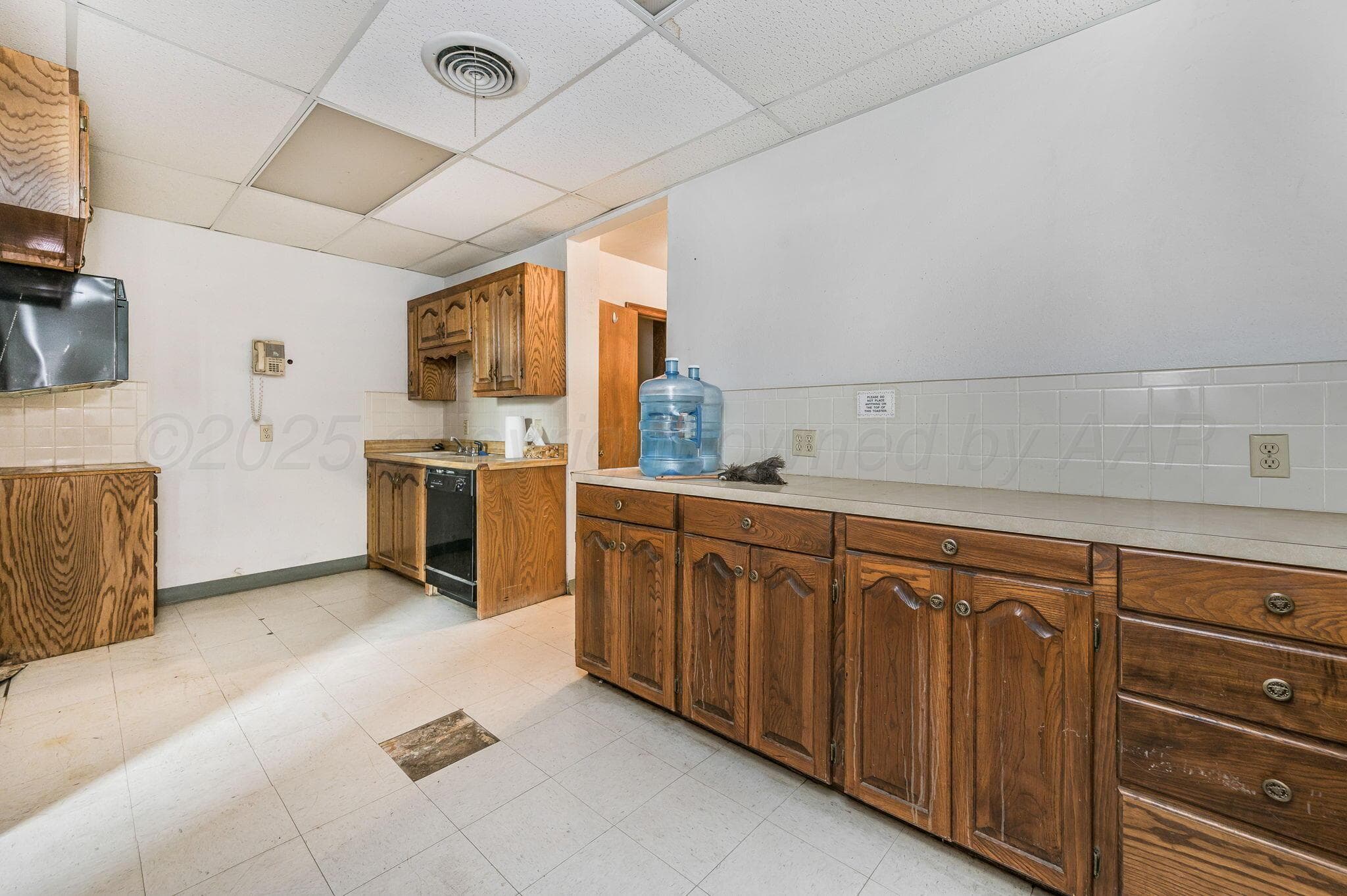 208 E Brown Street, Pampa, TX 79065, photo 16