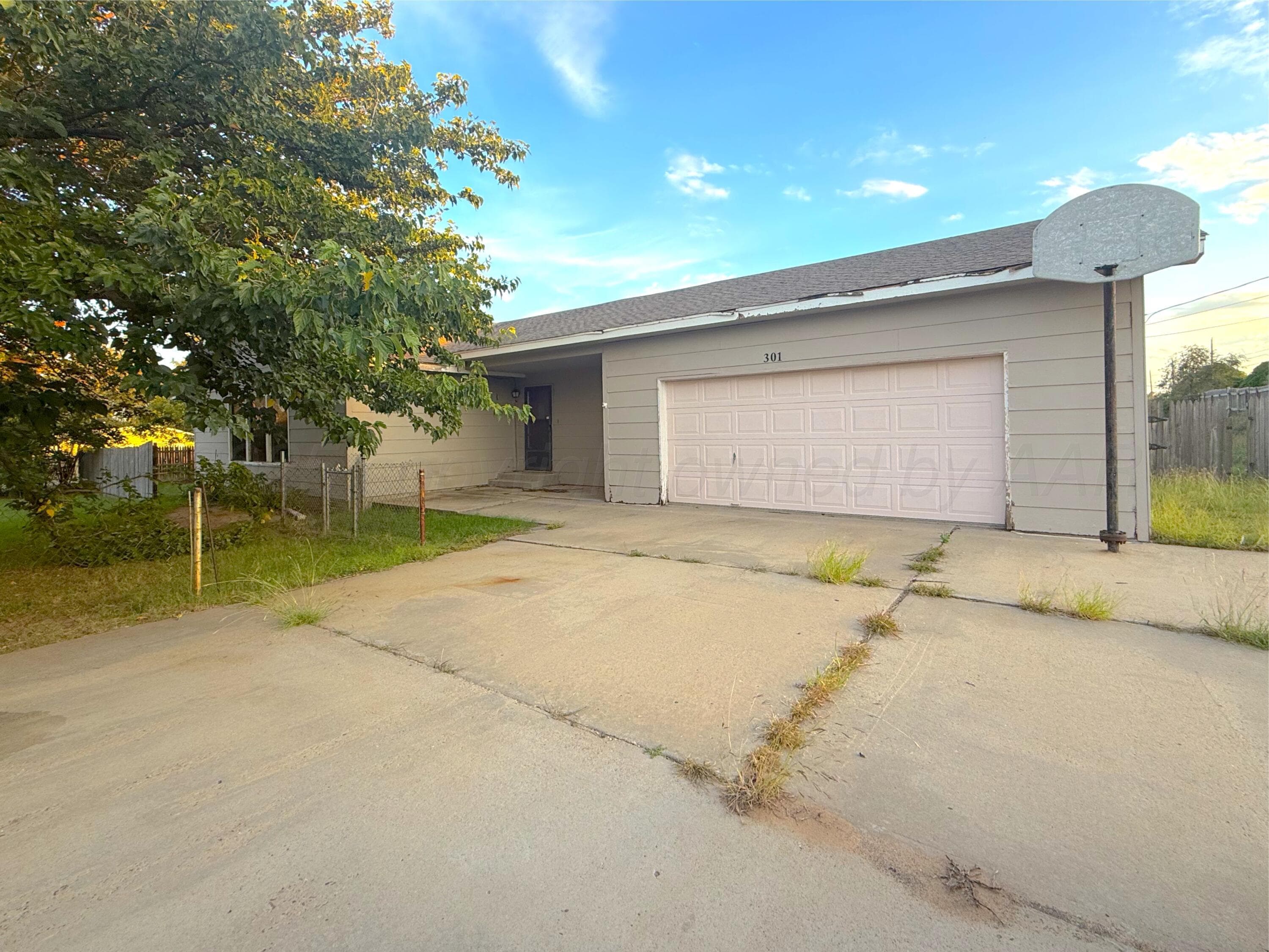 301 W 10th Street, Stinnett, TX 79083, photo 2
