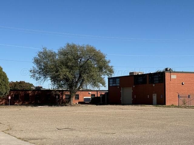 2801 DUNIVEN Circle, Amarillo, TX 79109, photo 2