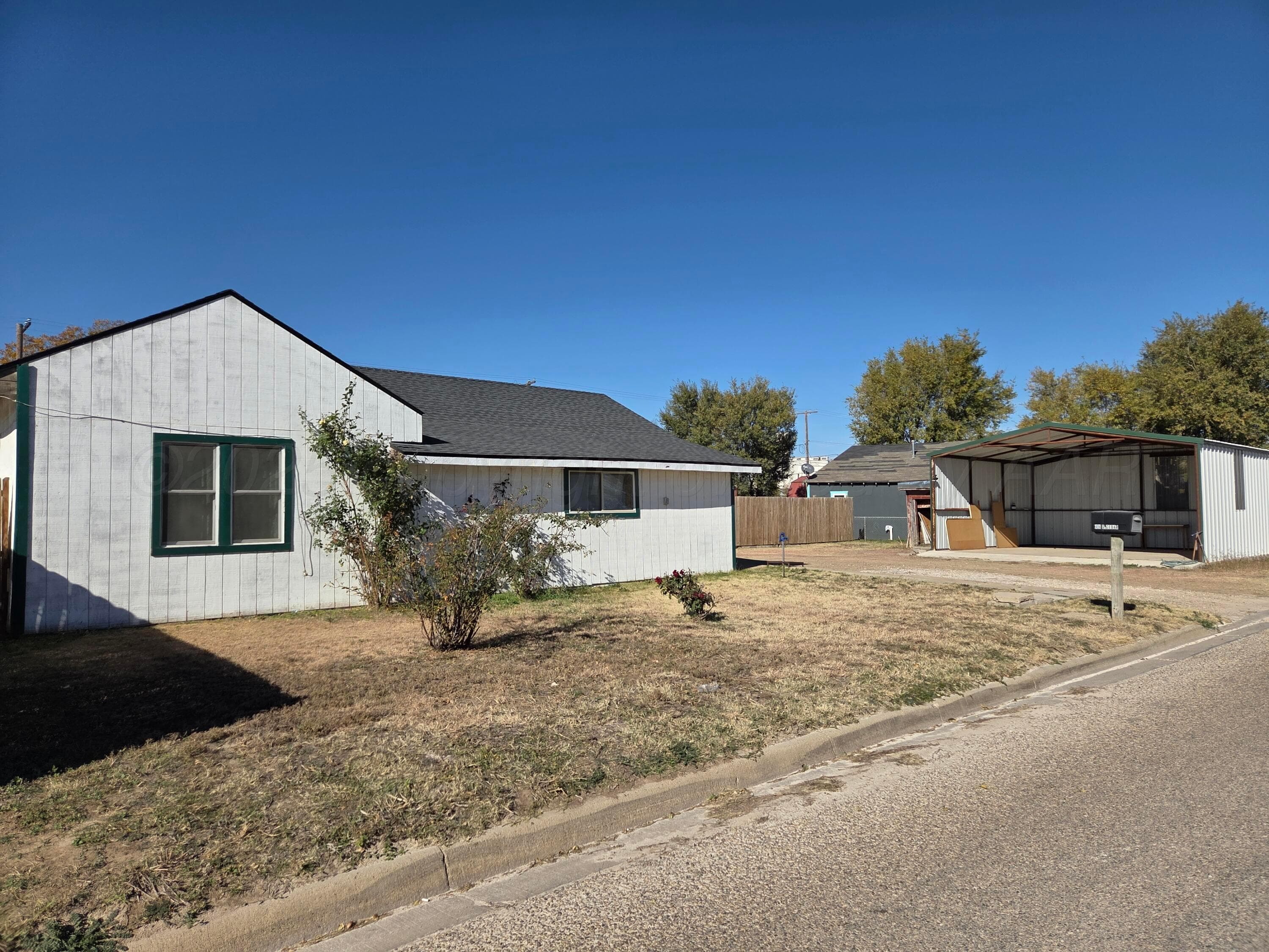 414 S Cedar Street, Perryton, TX 79070