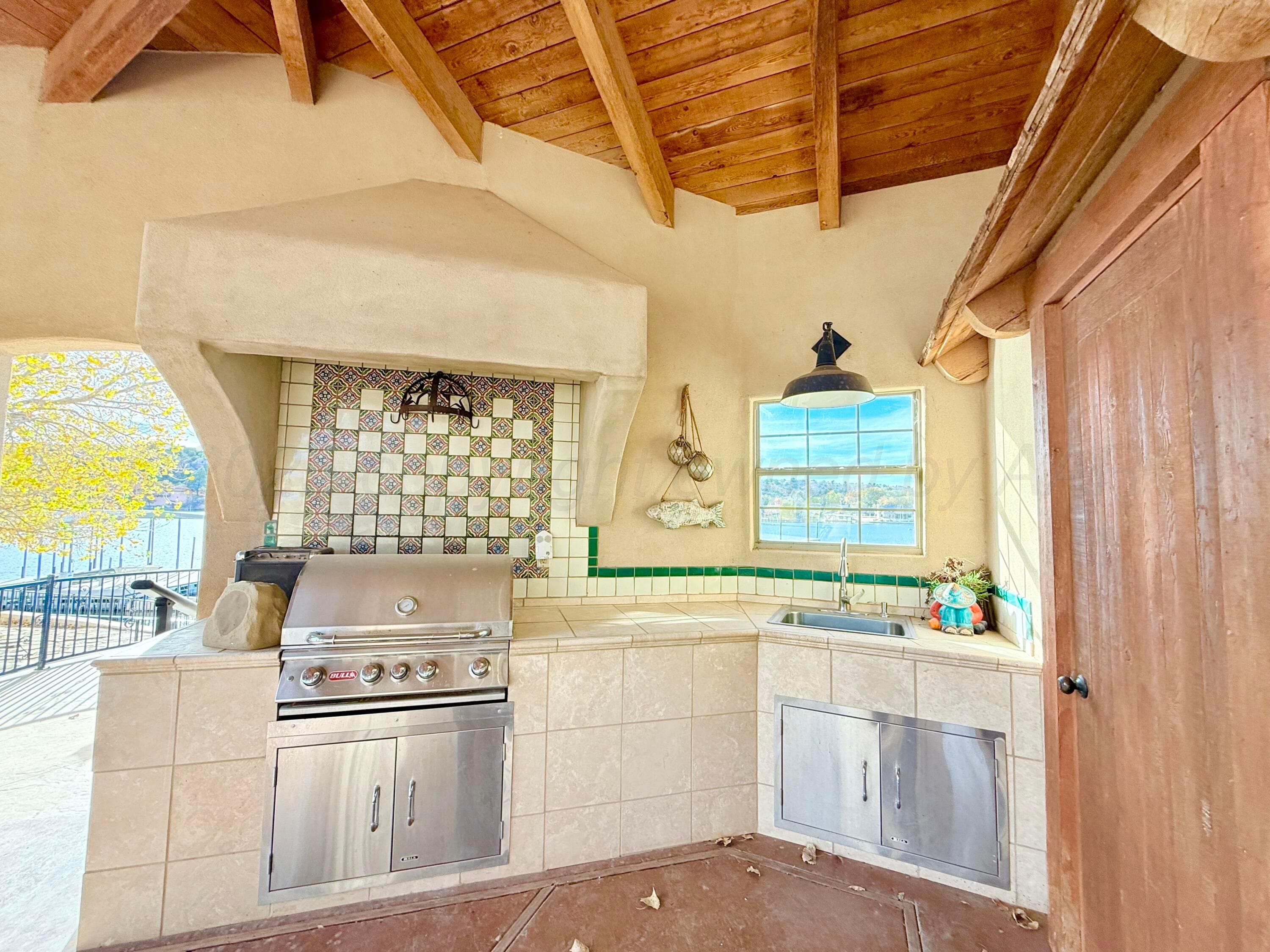 516 N SHORE Drive, Amarillo, TX 79118-8001, photo 17