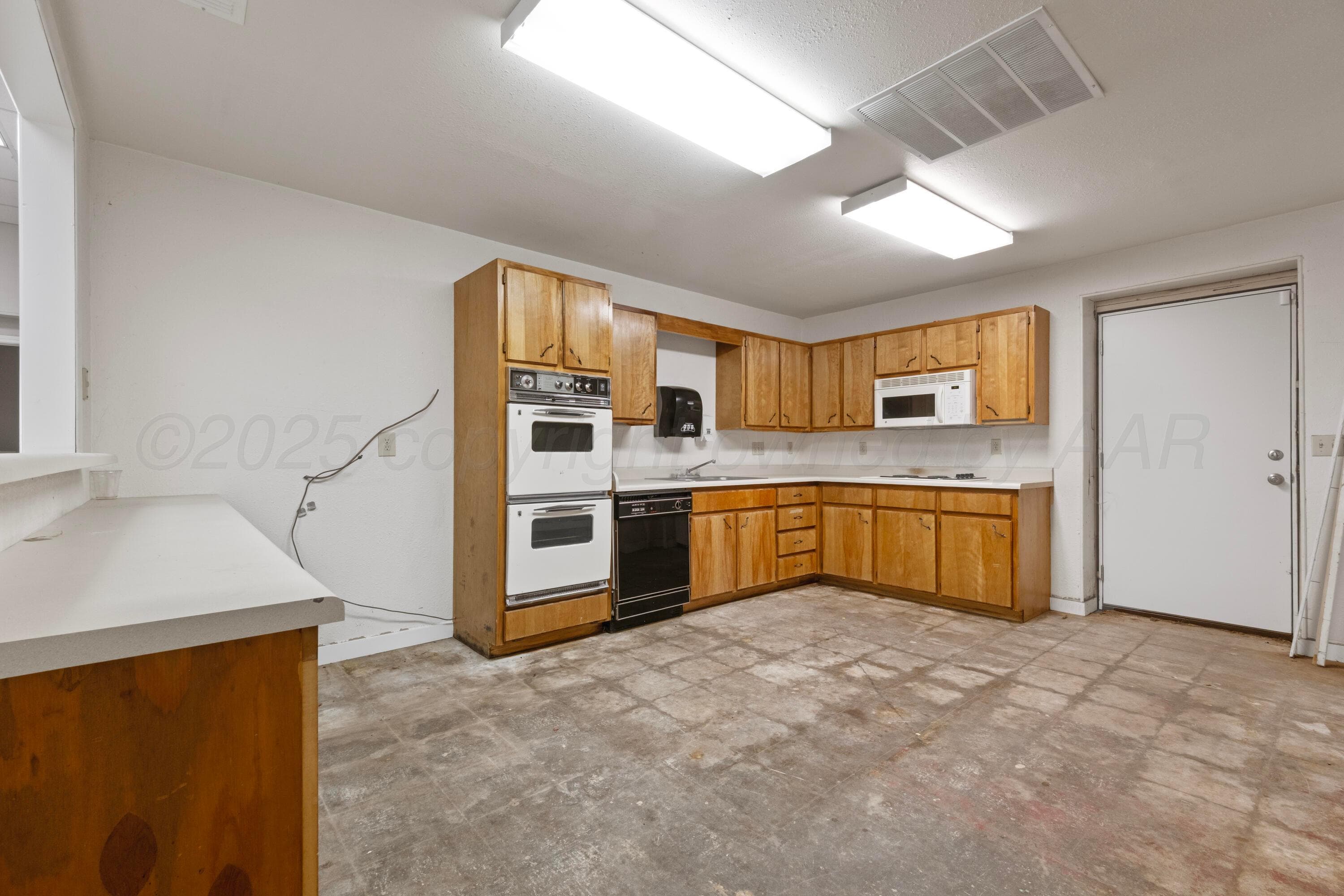 500 S Bliss Avenue, Dumas, TX 79029, photo 13