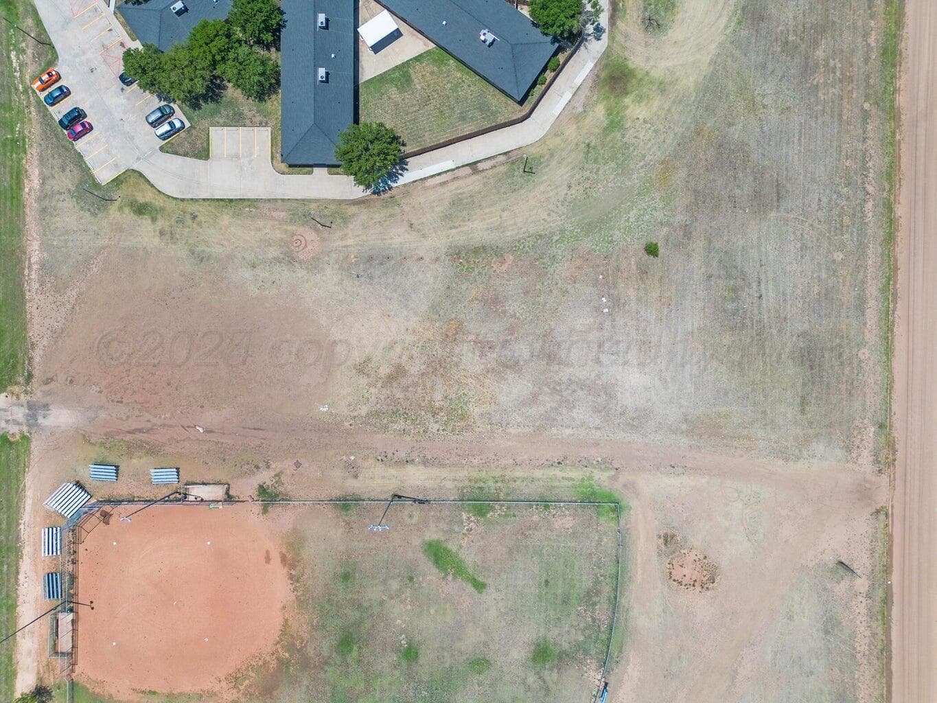E 19th Street, Dumas, TX 79029, photo 2