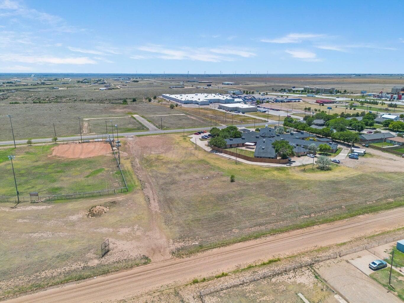 E 19th Street, Dumas, TX 79029, photo 6