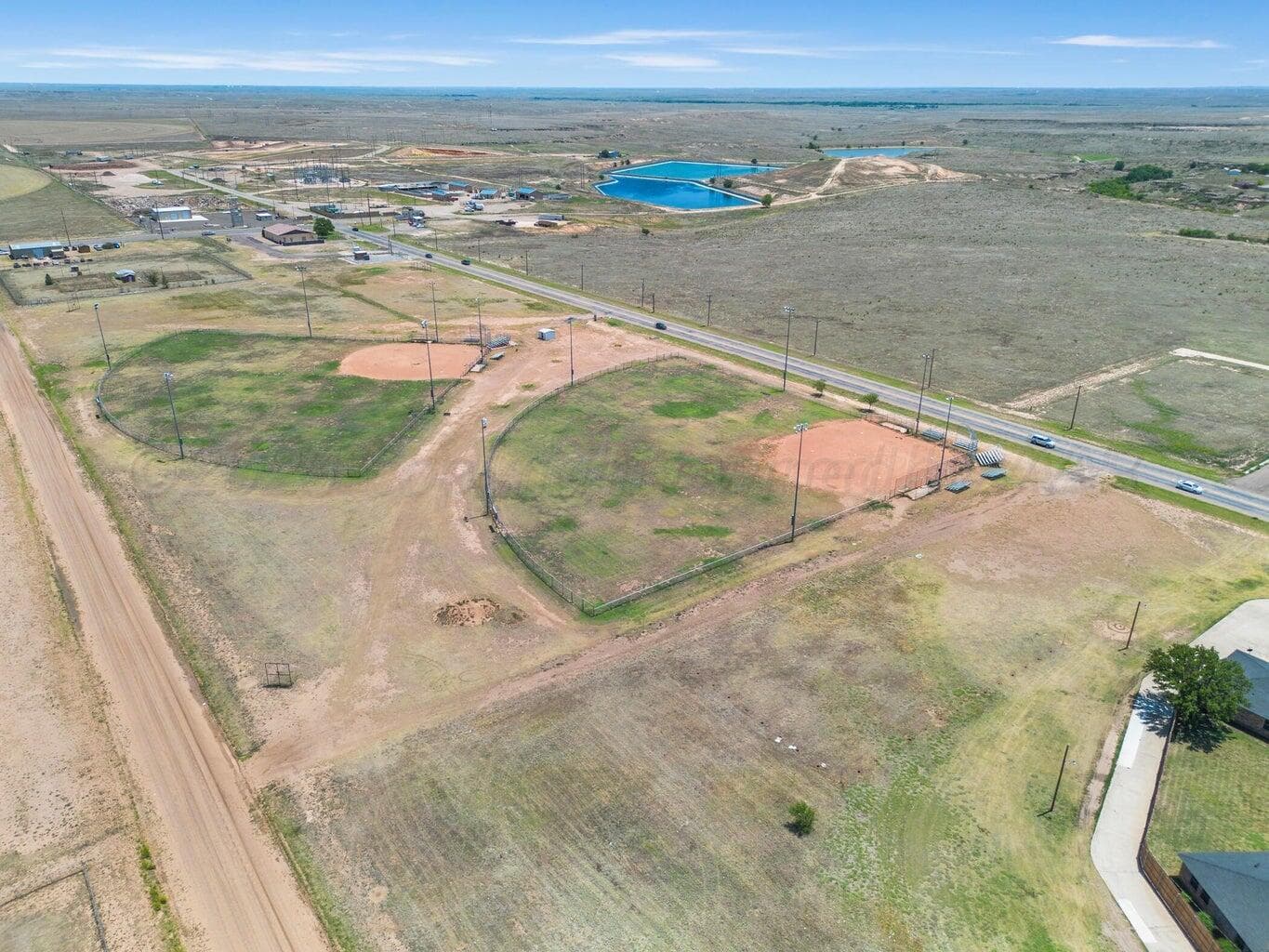 E 19th Street, Dumas, TX 79029, photo 7