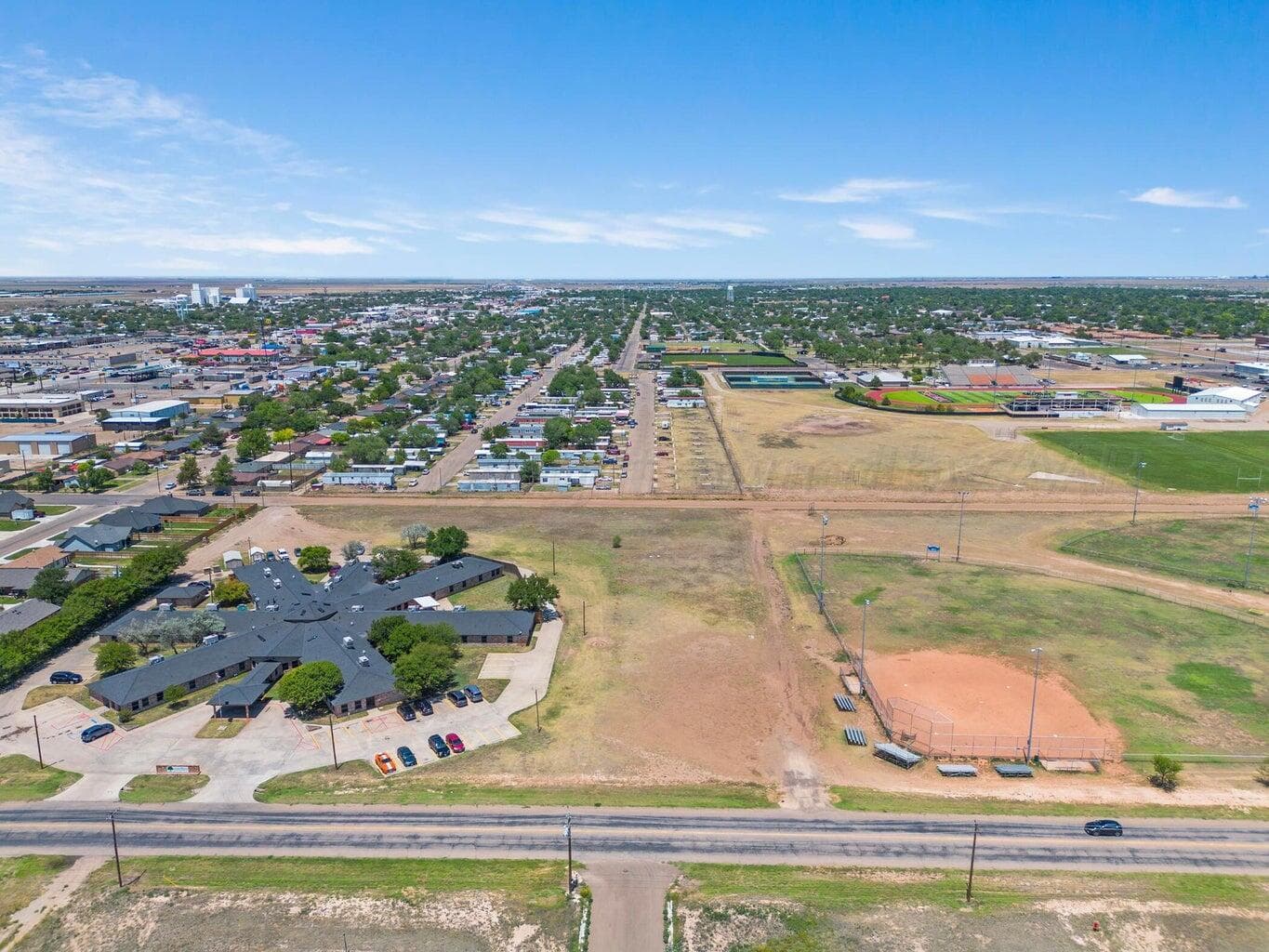 E 19th Street, Dumas, TX 79029, photo 8