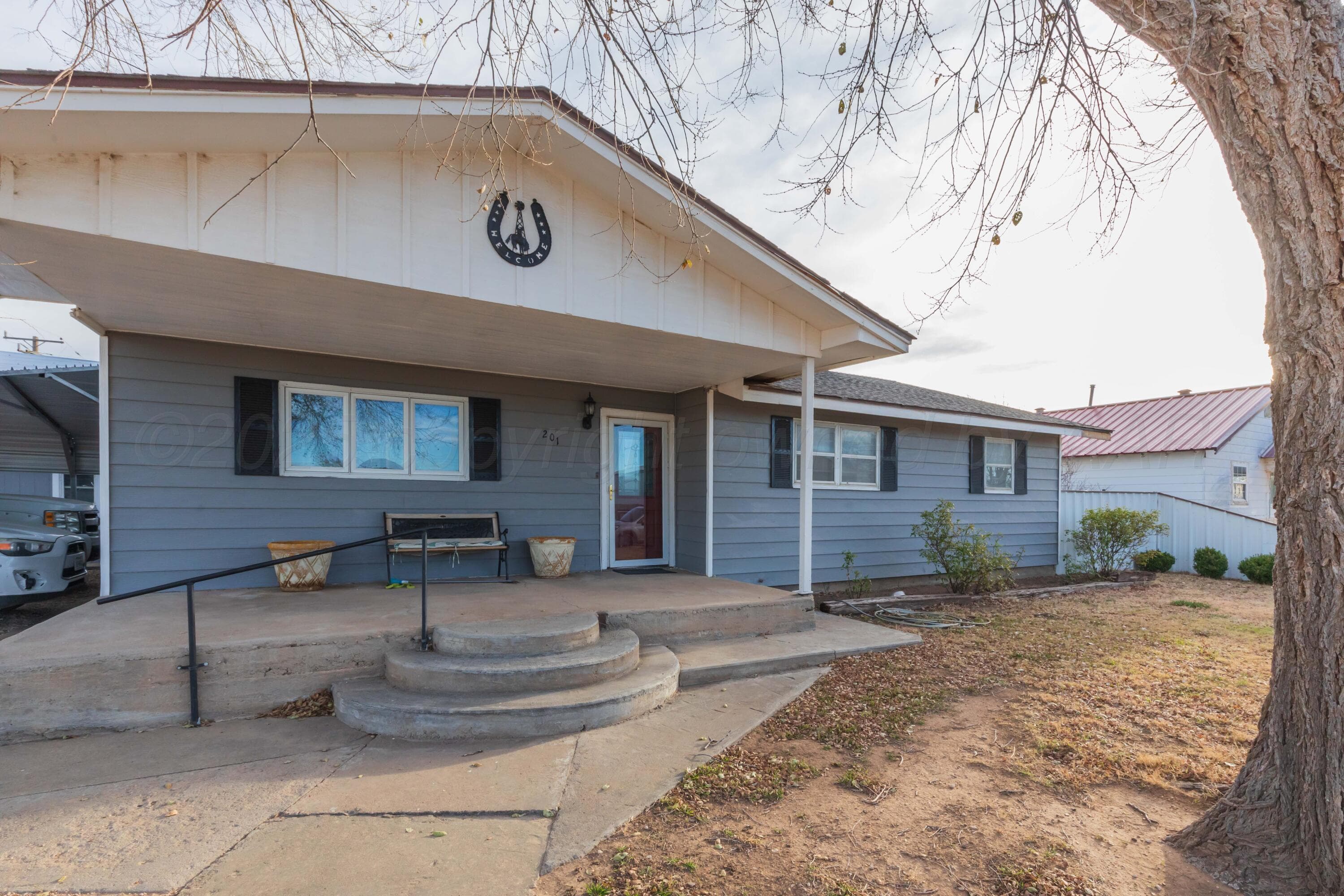 201 S Wall Street, Stratford, TX 79084, photo 2