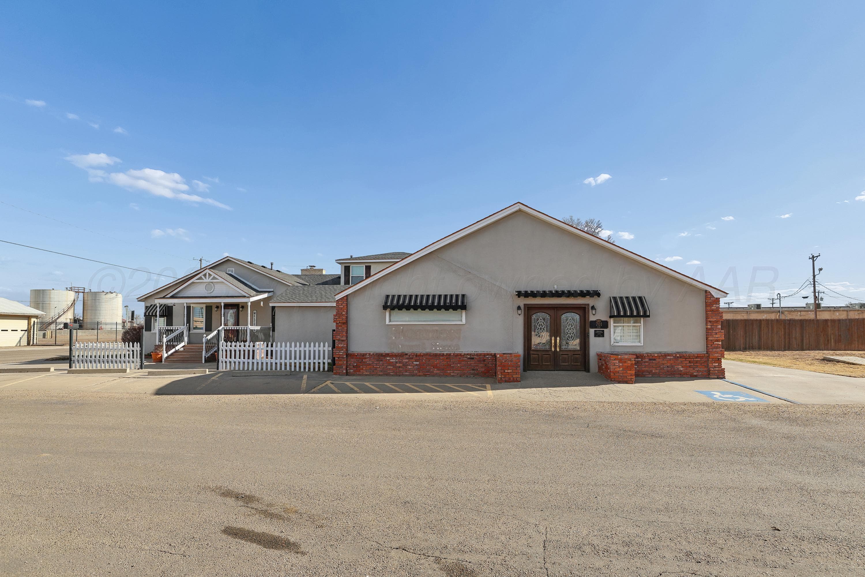 702 E 7th Street, Dalhart, TX 79022