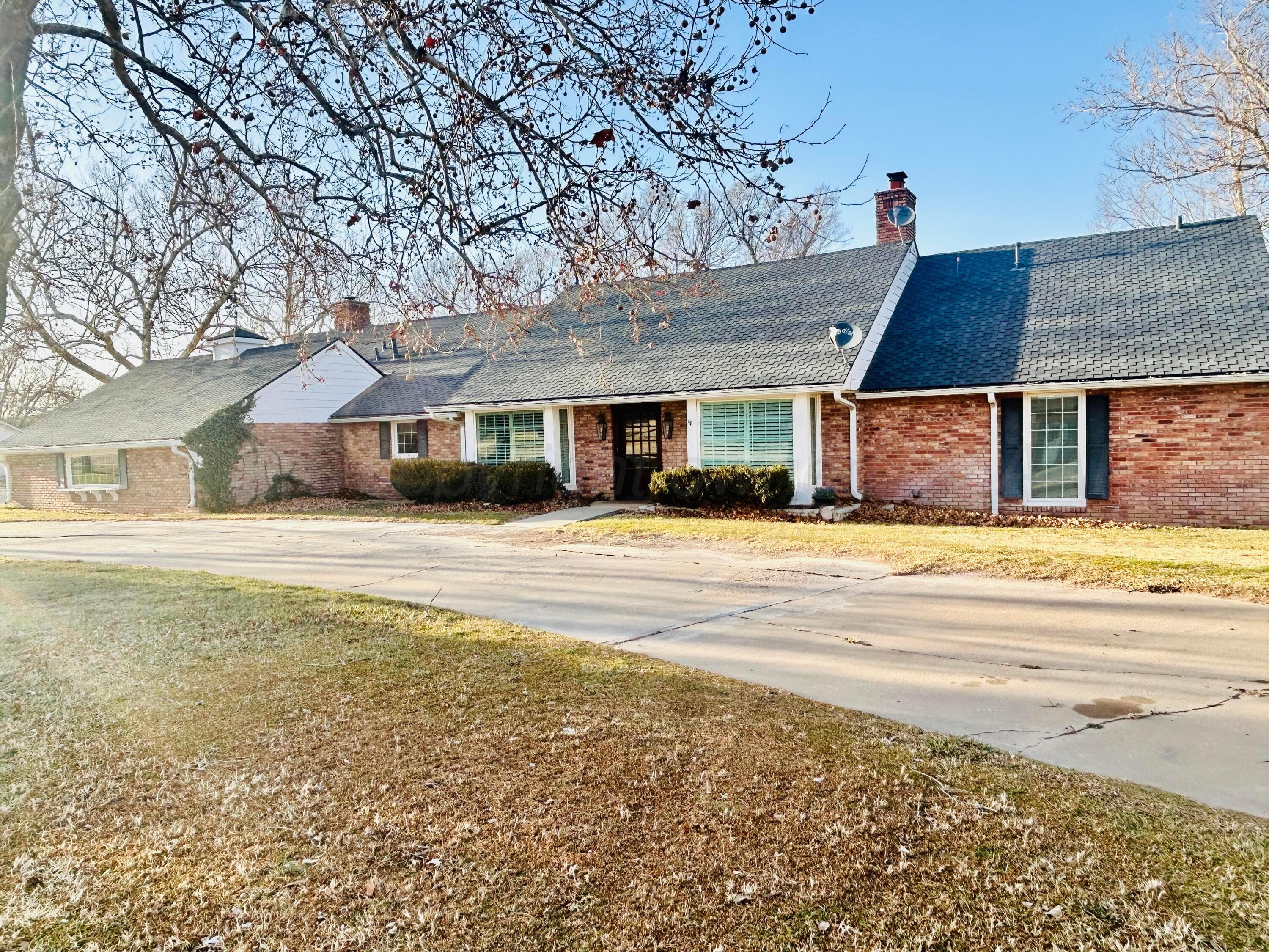 201 E Fourth Street, Higgins, TX 79046