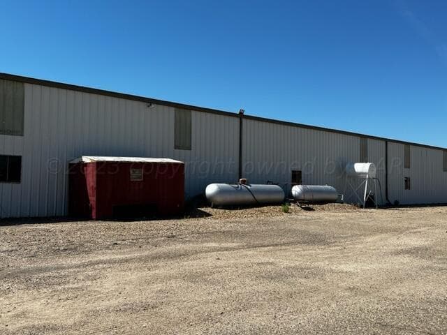 608 S Juniper Street, Perryton, TX 79070, photo 4