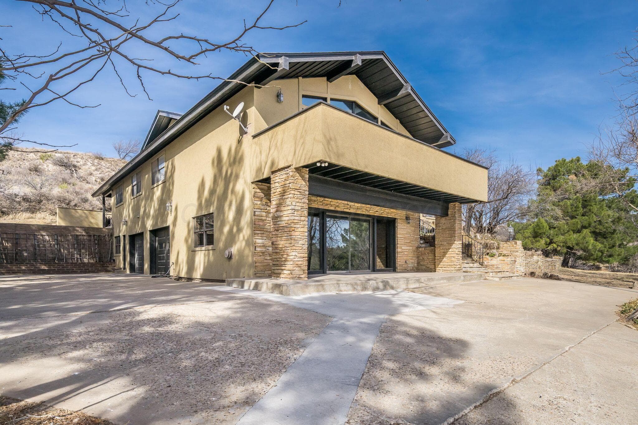 15 LANCASTER Road, Amarillo, TX 79124-5711