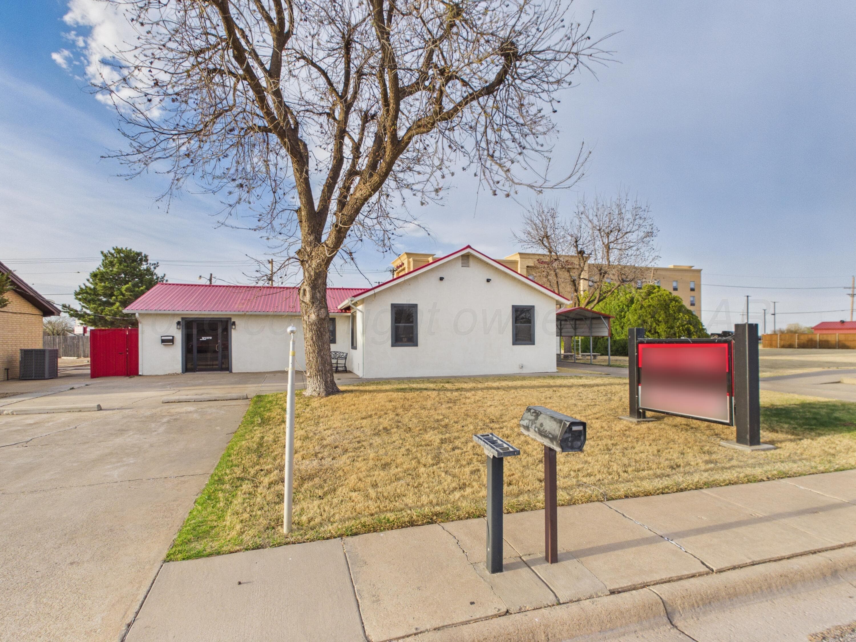 111 E 28TH Avenue, Pampa, TX 79065-3016