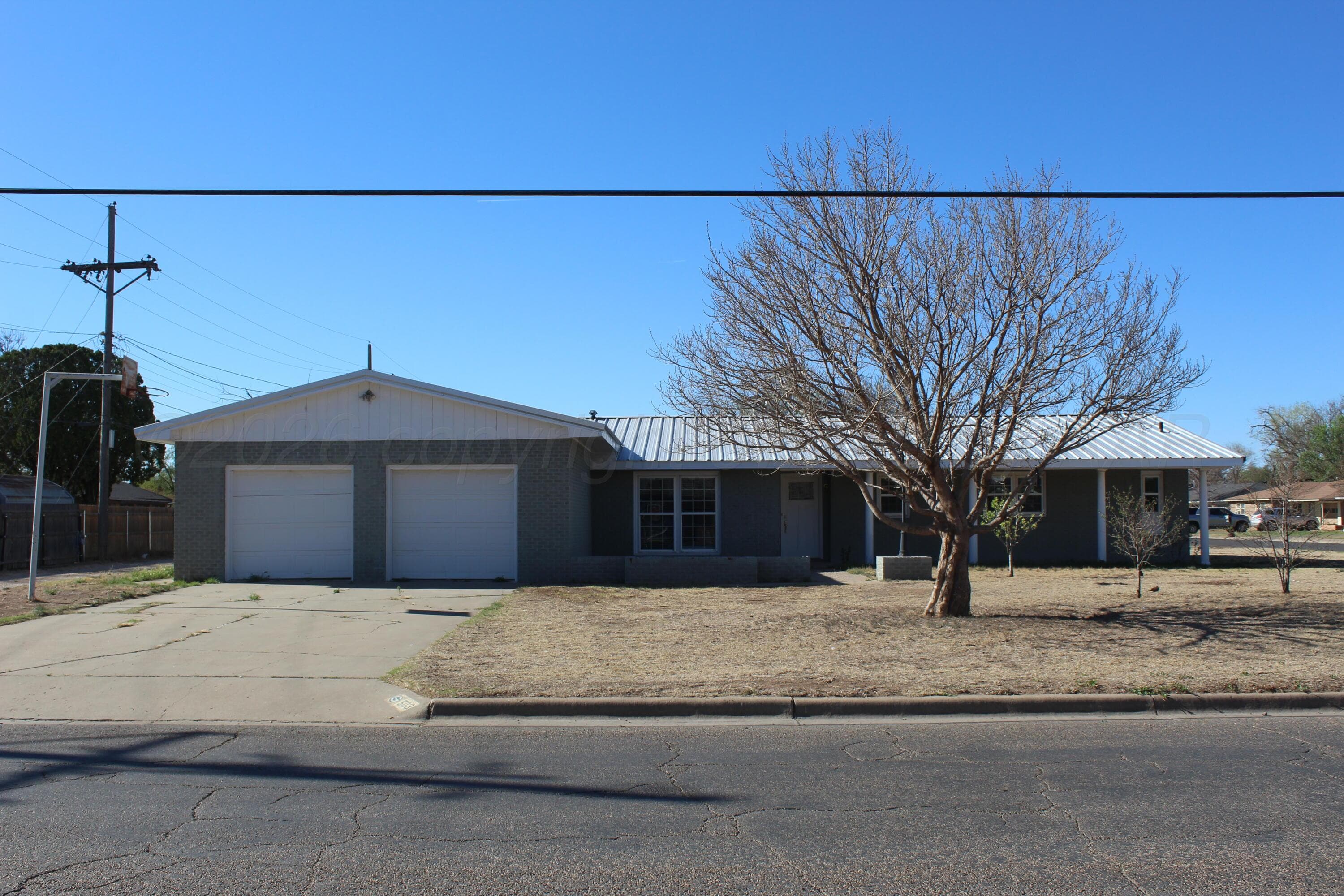 503 Plains Avenue, Hereford, TX 79045