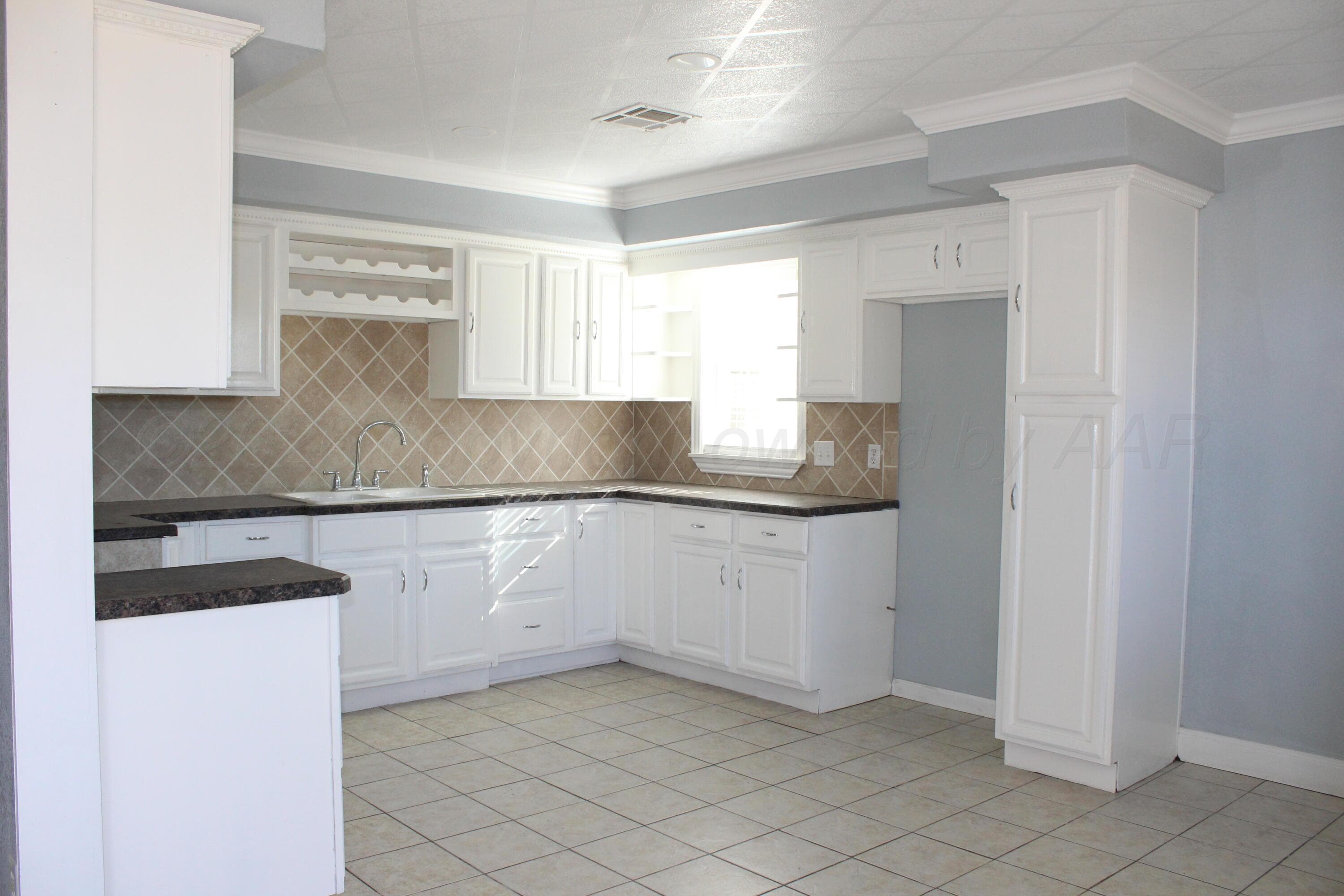 503 Plains Avenue, Hereford, TX 79045, photo 6