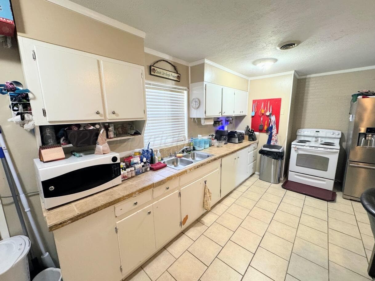 1413 S Harvard Street, Perryton, TX 79070-4414, photo 5