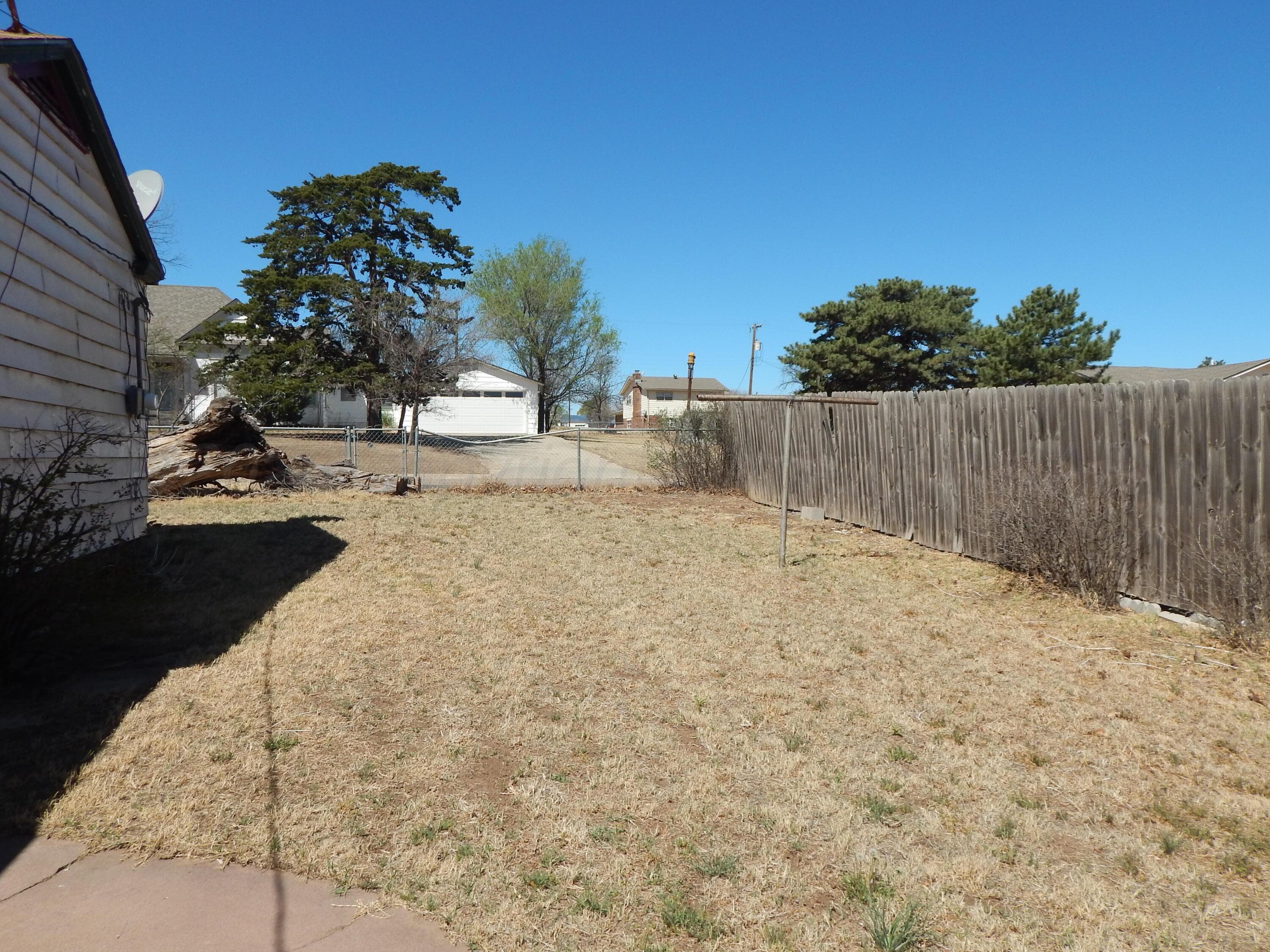 519 Third Street, McLean, TX 79057, photo 17