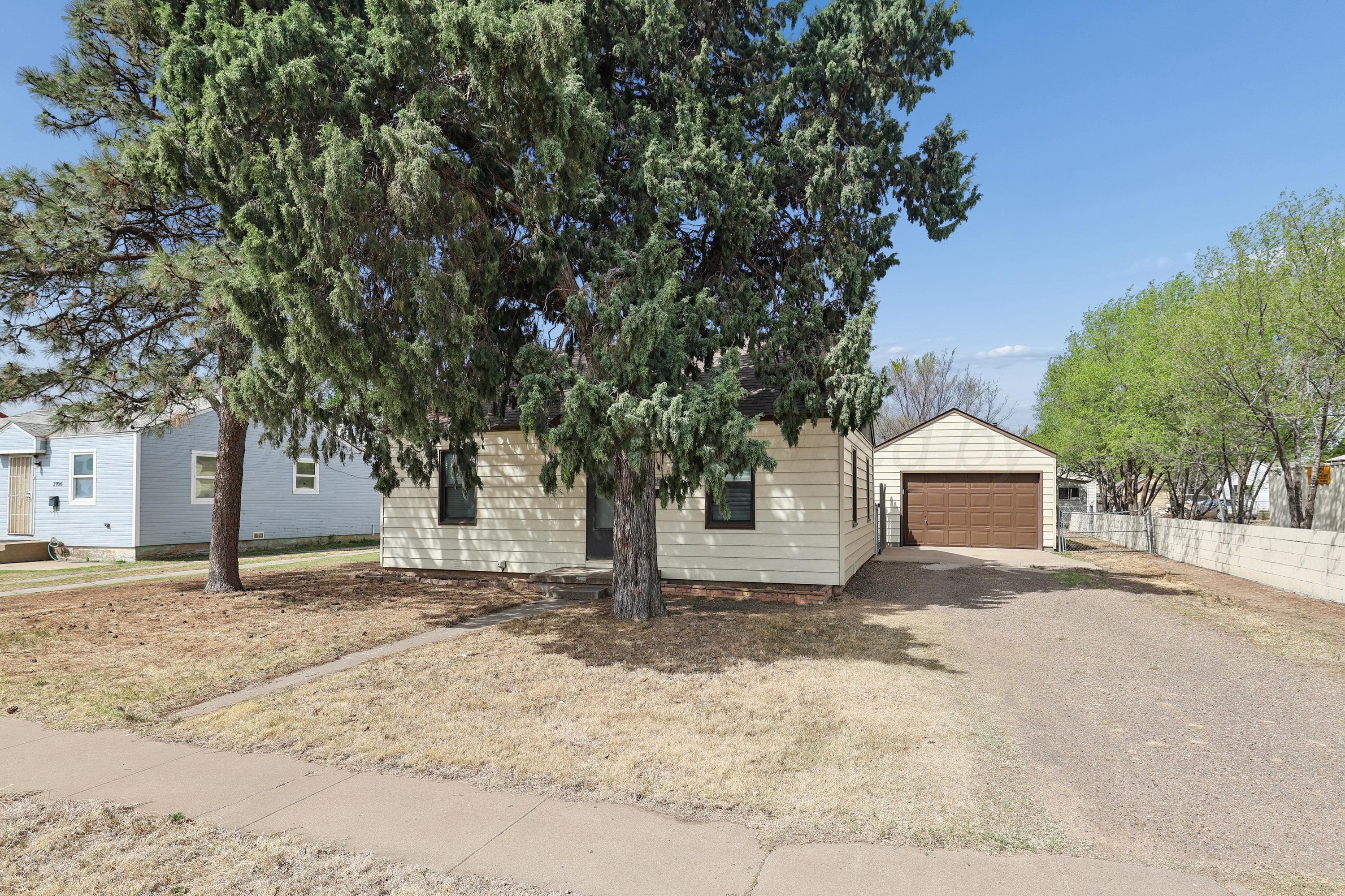 2704 CANYON Drive, Amarillo, TX 79109-2832, photo 2