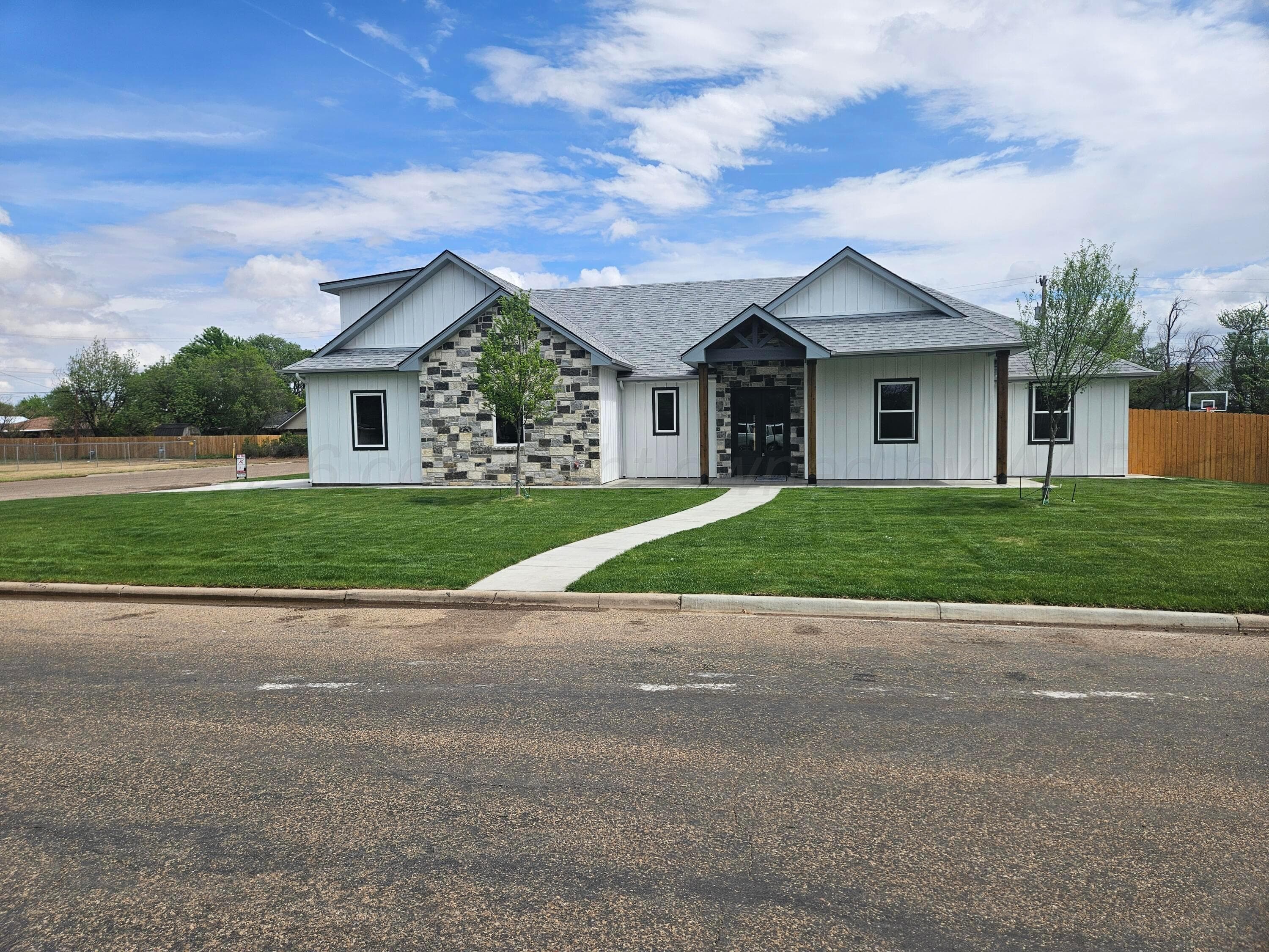 1010 Oak Avenue, Panhandle, TX 79068, photo 3