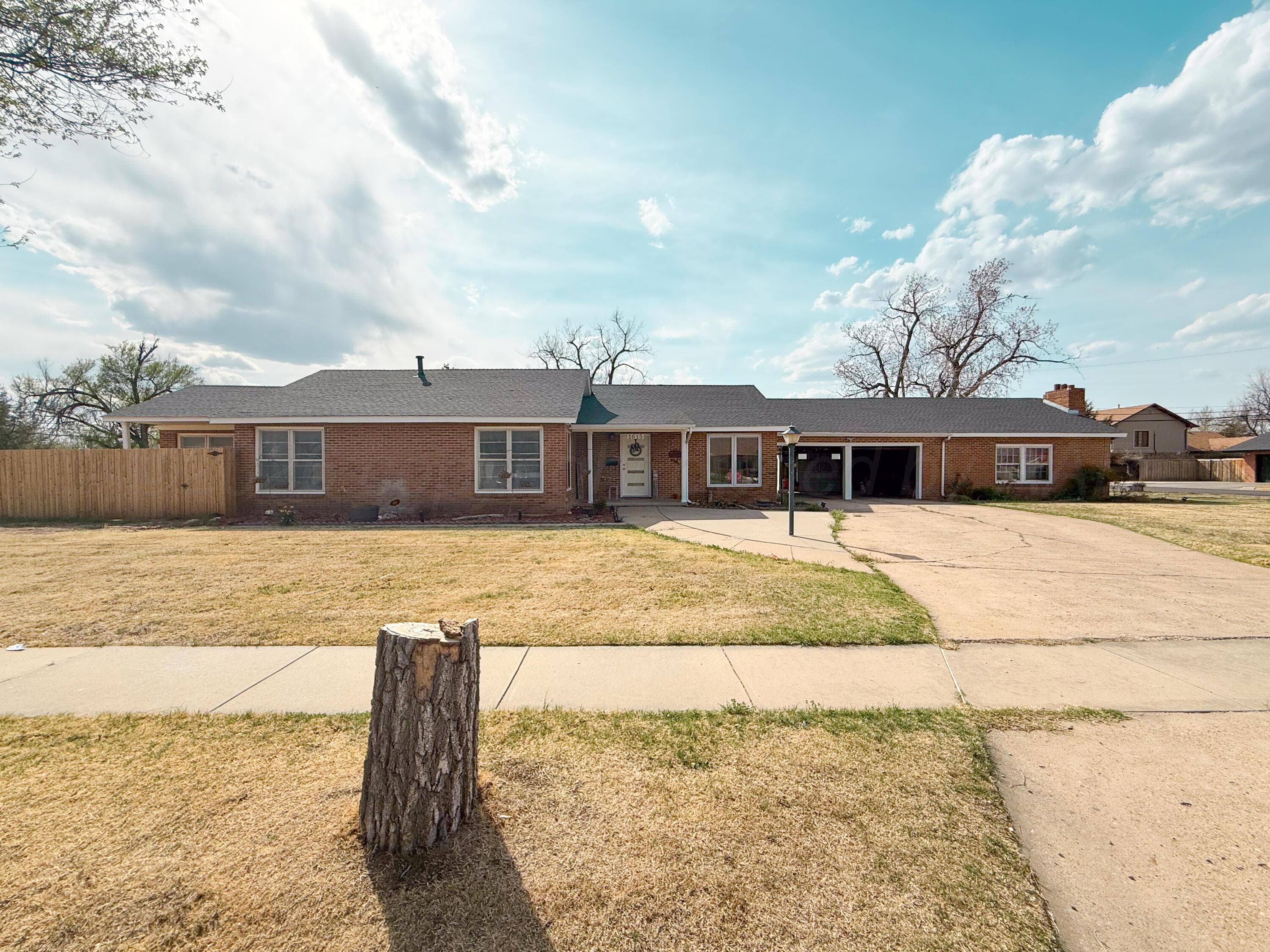 1615 N Russell Street, Pampa, TX 79065-4337