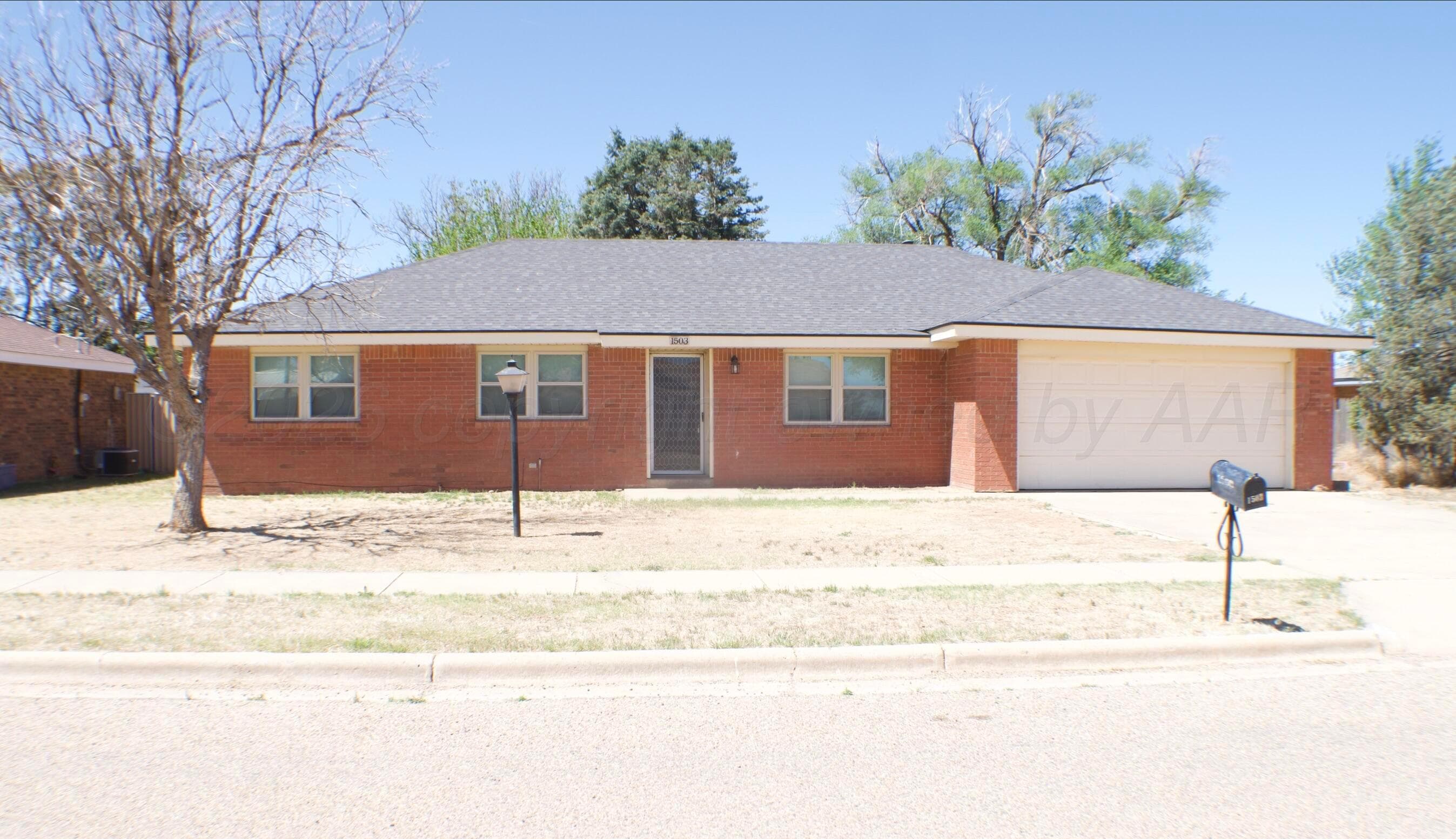 1503 Jackson Avenue, Friona, TX 79035