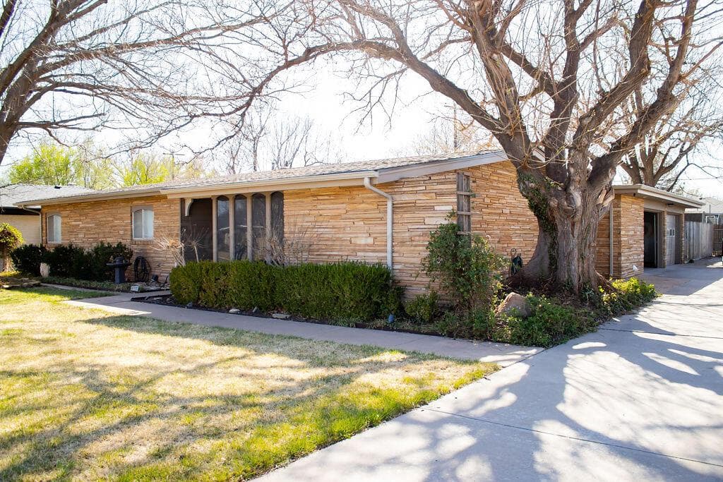 2229 N CHARLES Street, Pampa, TX 79065-3617, photo 3