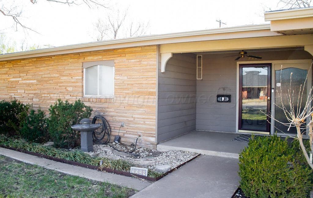 2229 N CHARLES Street, Pampa, TX 79065-3617, photo 4