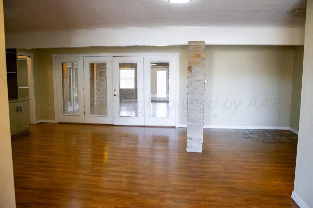 2229 N CHARLES Street, Pampa, TX 79065-3617, photo 5