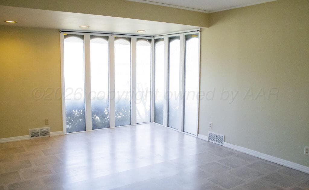 2229 N CHARLES Street, Pampa, TX 79065-3617, photo 7
