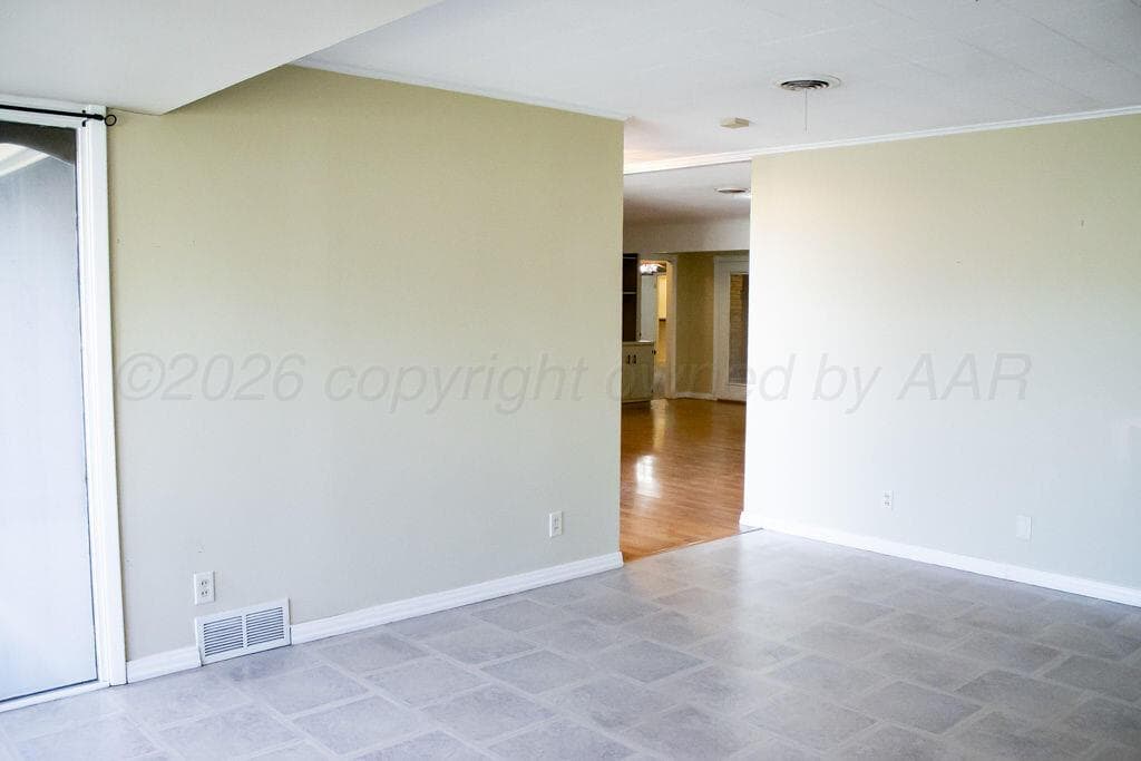 2229 N CHARLES Street, Pampa, TX 79065-3617, photo 8