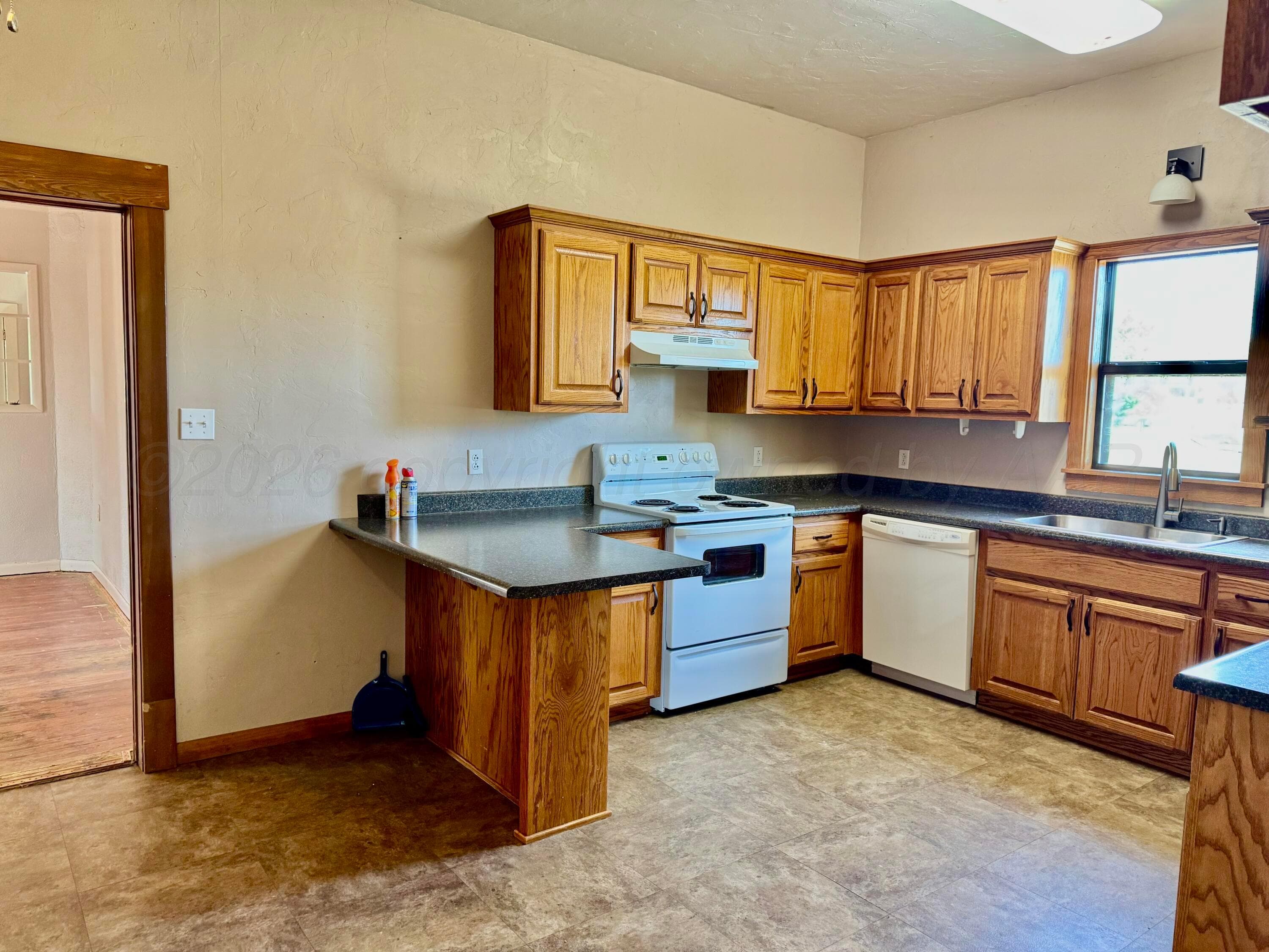 907 E Elsie Avenue, Canadian, TX 79014, photo 8
