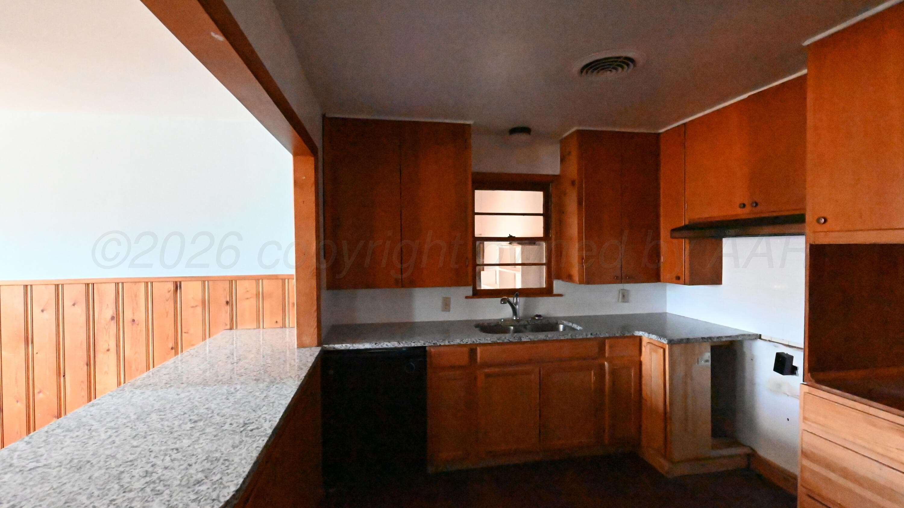 210 S Mackenzie Avenue, Stinnett, TX 79083, photo 6