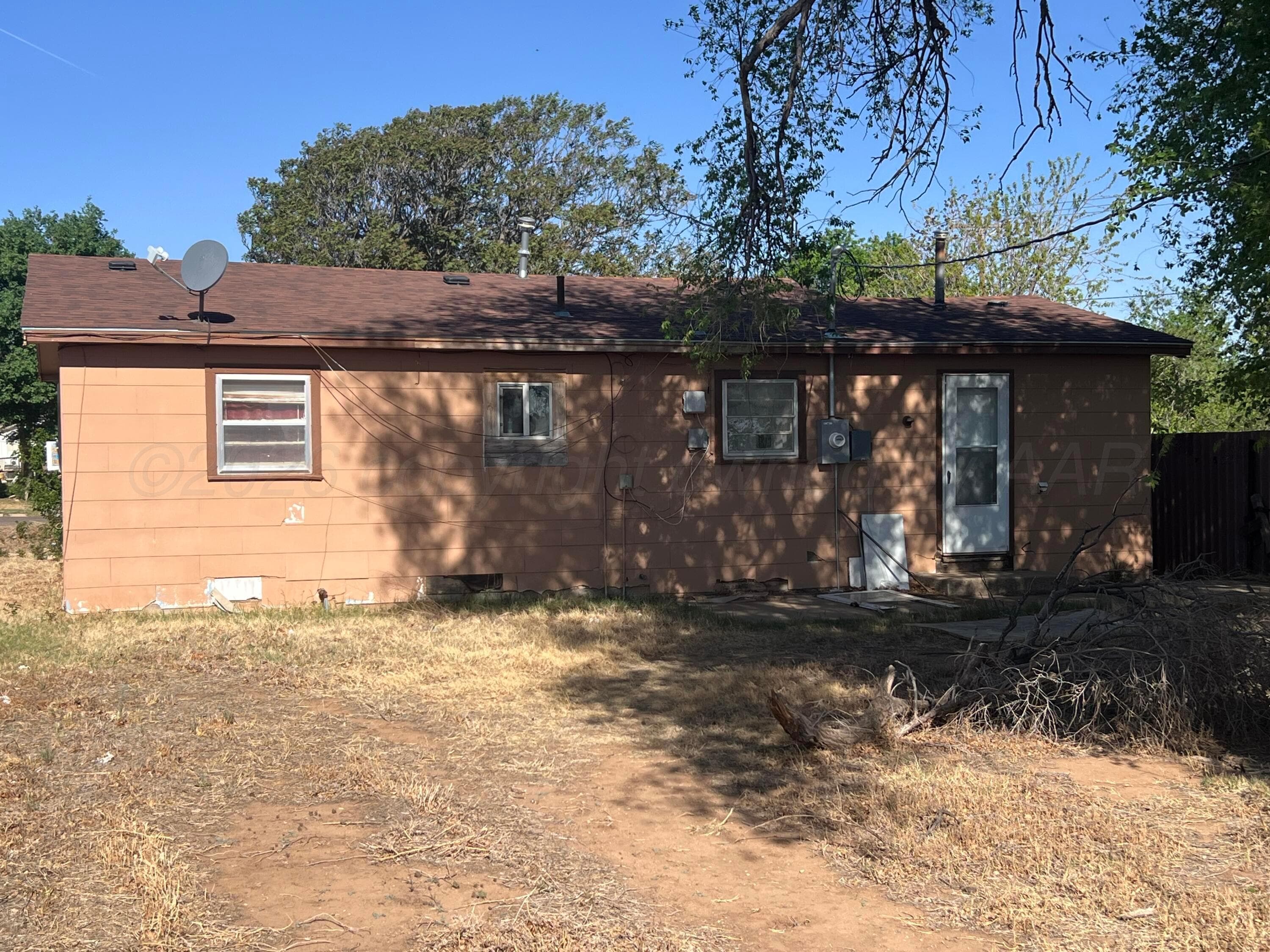 610 Summitt Avenue, Friona, TX 79035, photo 2