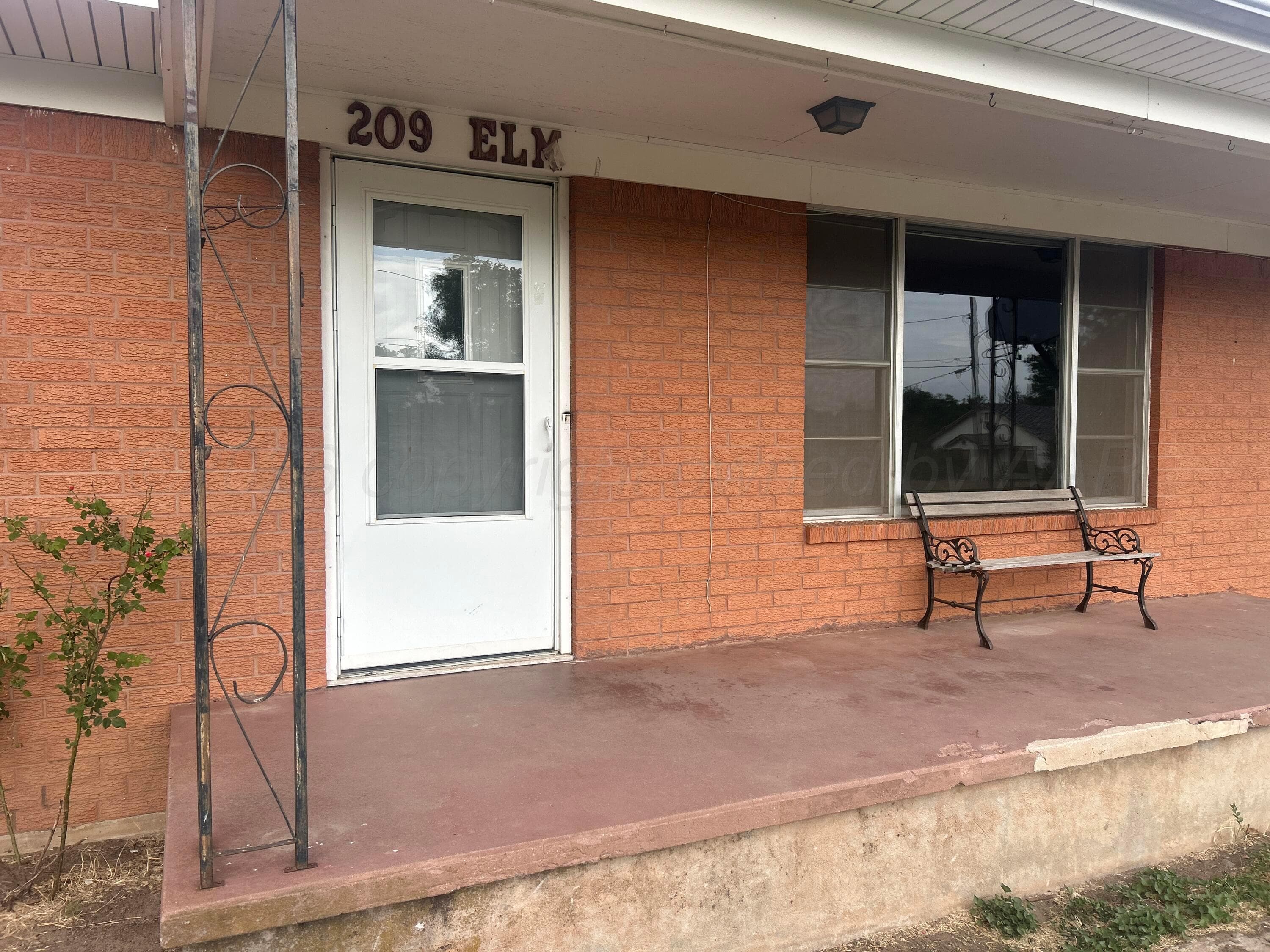 209 N Elm Street, Higgins, TX 79046, photo 3