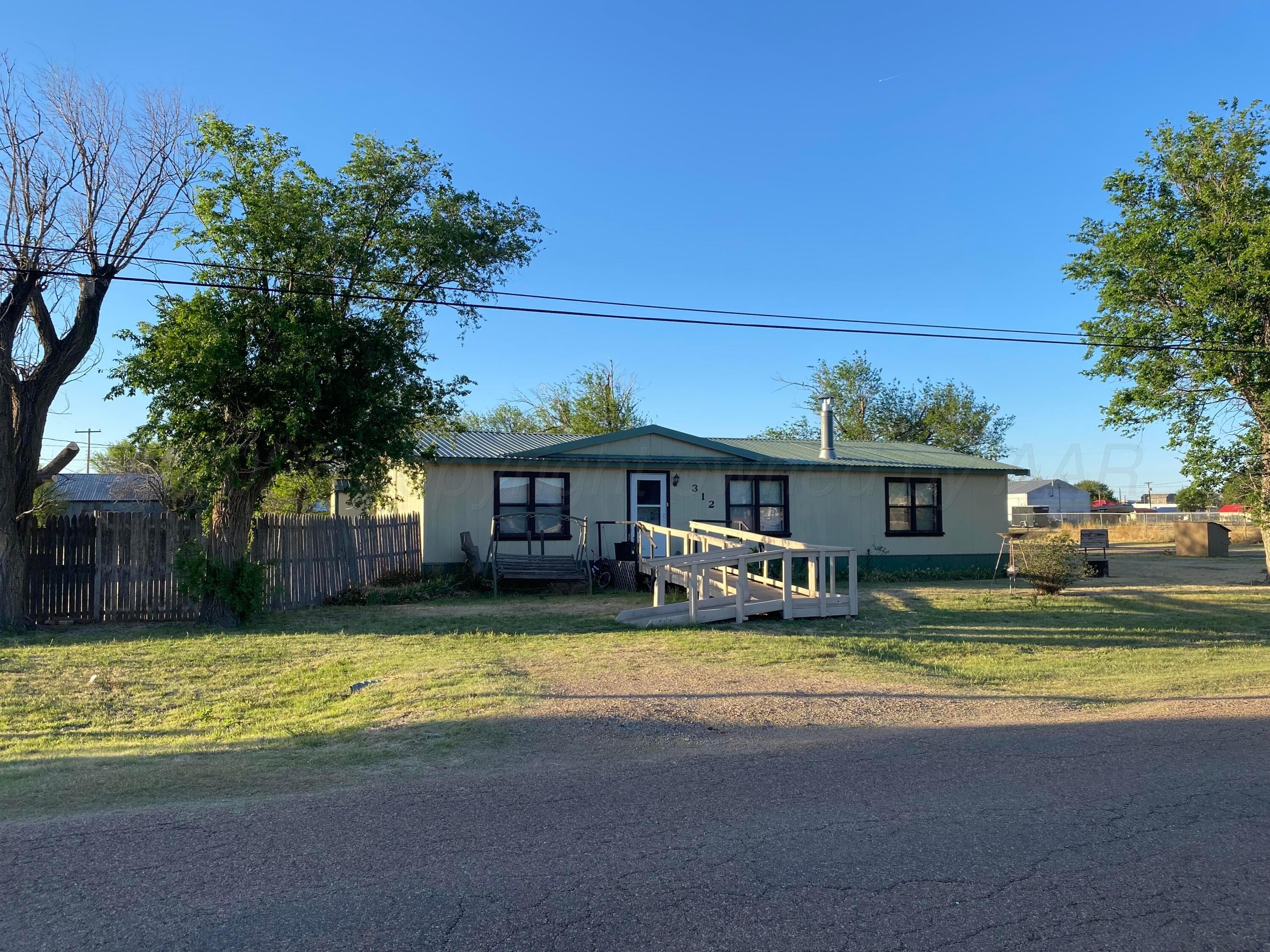 312 GODDARD Avenue, Panhandle, TX 79068-1860