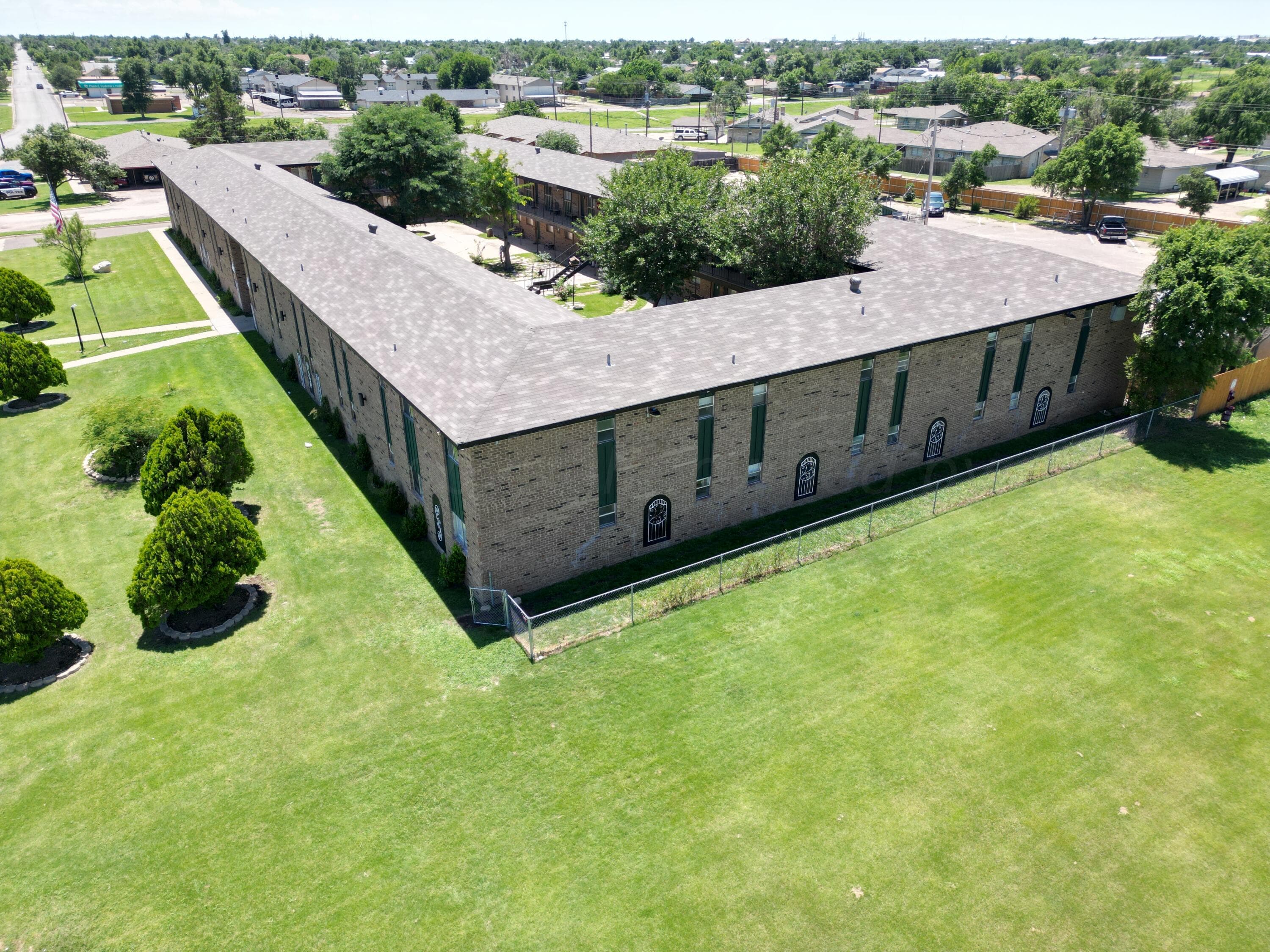 1031 N SUMNER Street, Pampa, TX 79065-4634, photo 2