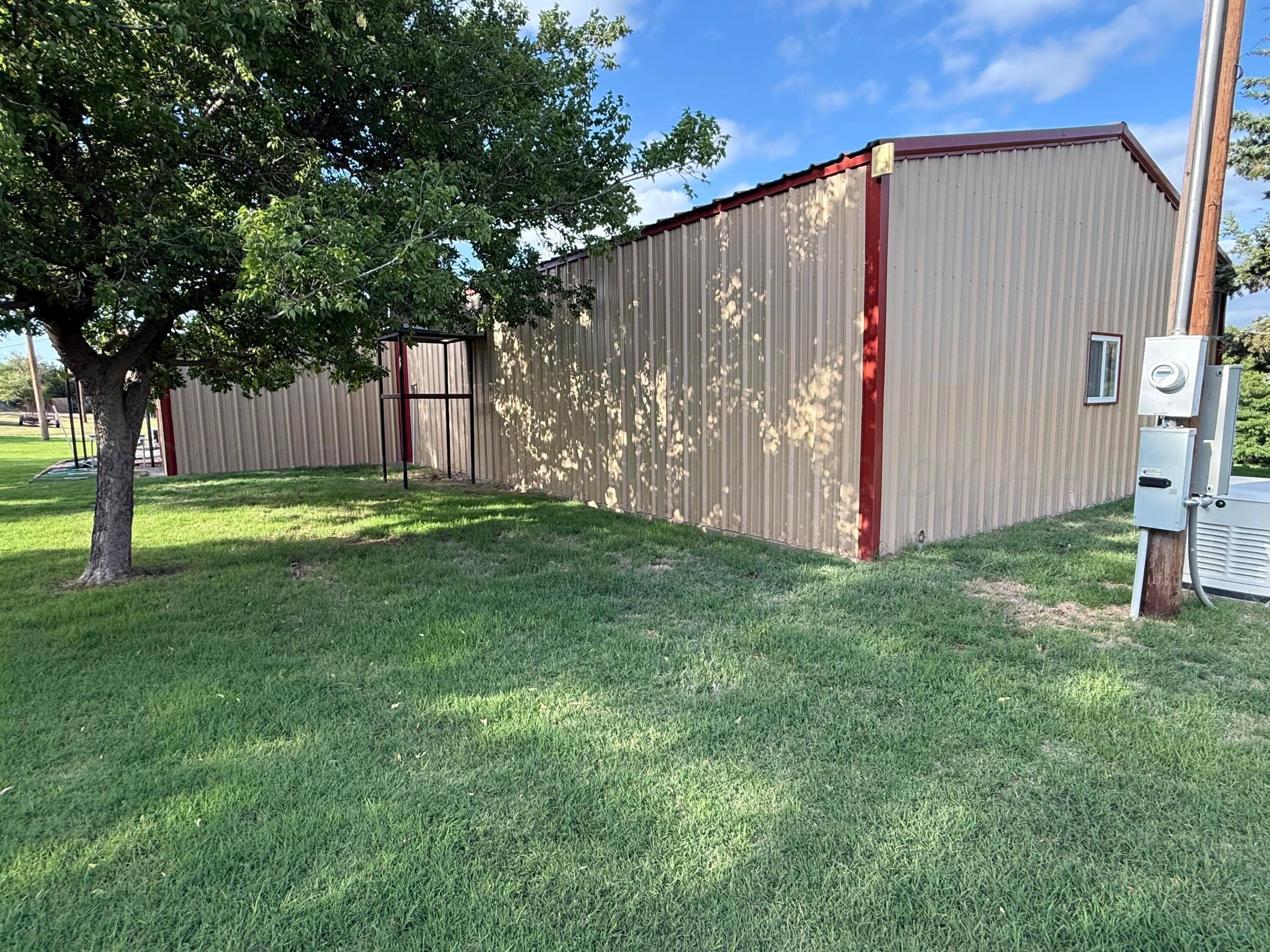 602 S Young Street, Follett, TX 79034, photo 4