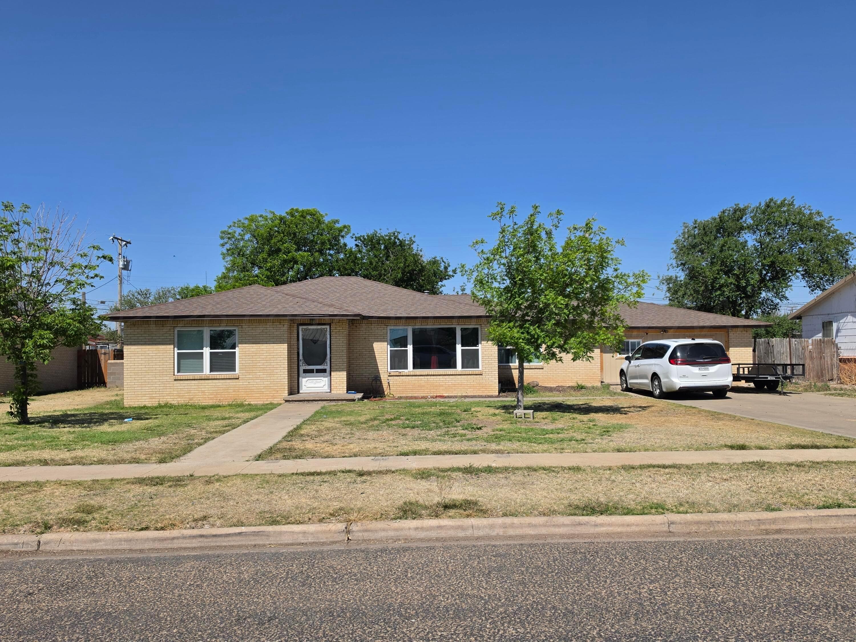 806 AVENUE R, Sunray, TX 79086