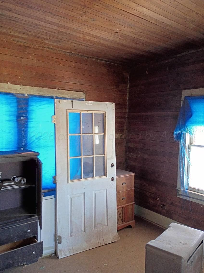 328 N Austin Avenue, Tulia, TX 79088