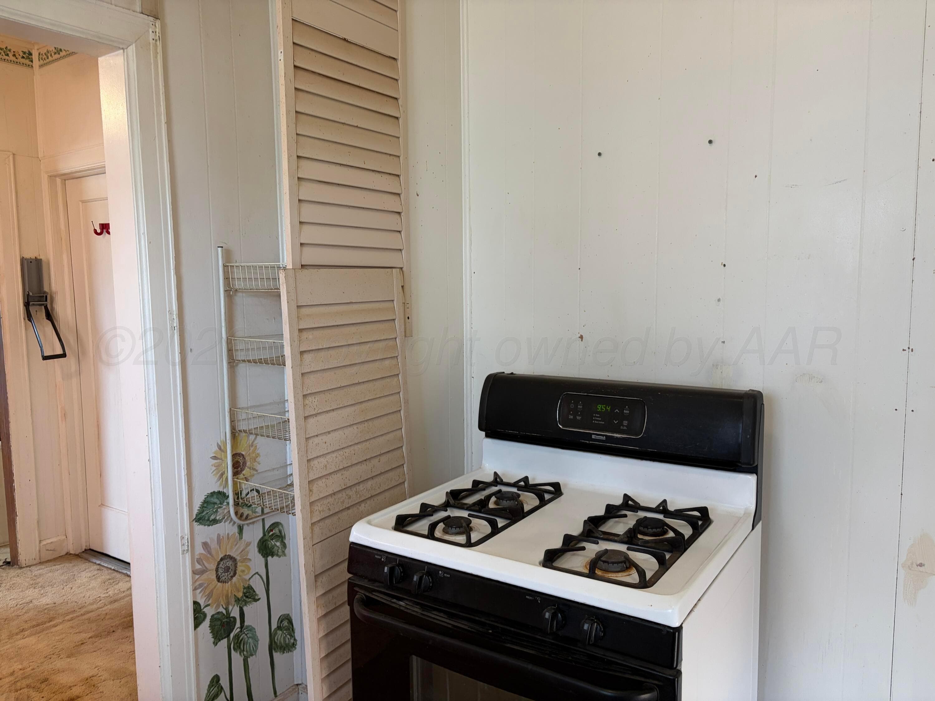 529 N SOMERVILLE Street, Pampa, TX 79065-5323, photo 11