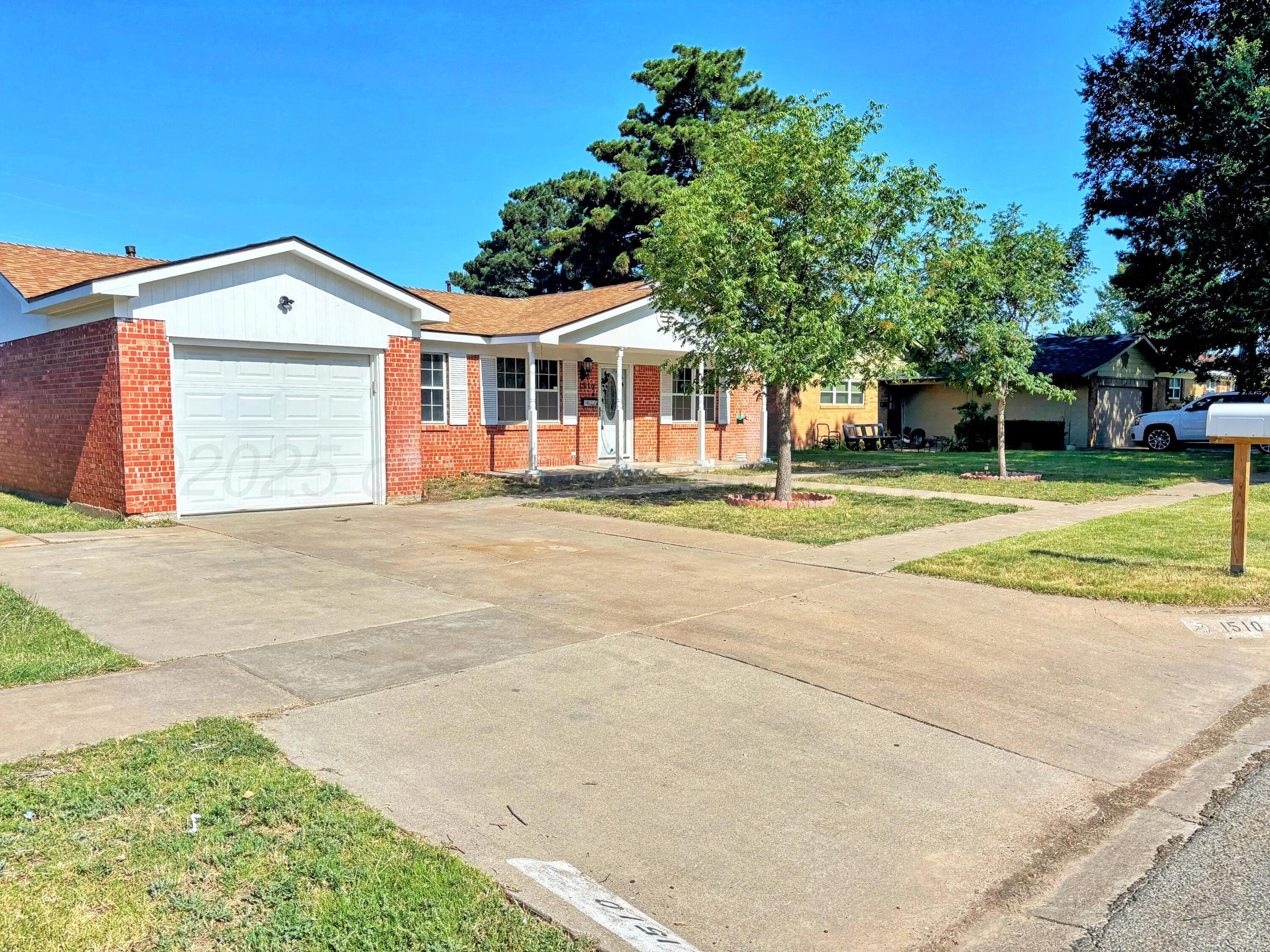 1510 S Indiana Street, Perryton, TX 79070, photo 2